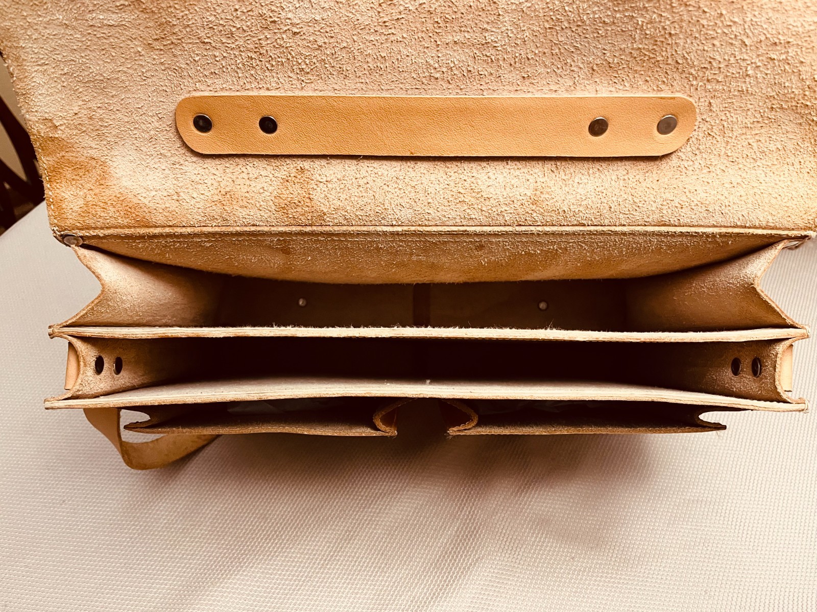 Natural Tan Saddle Leather Briefcase / Messenger Bag / Backpack – Germany