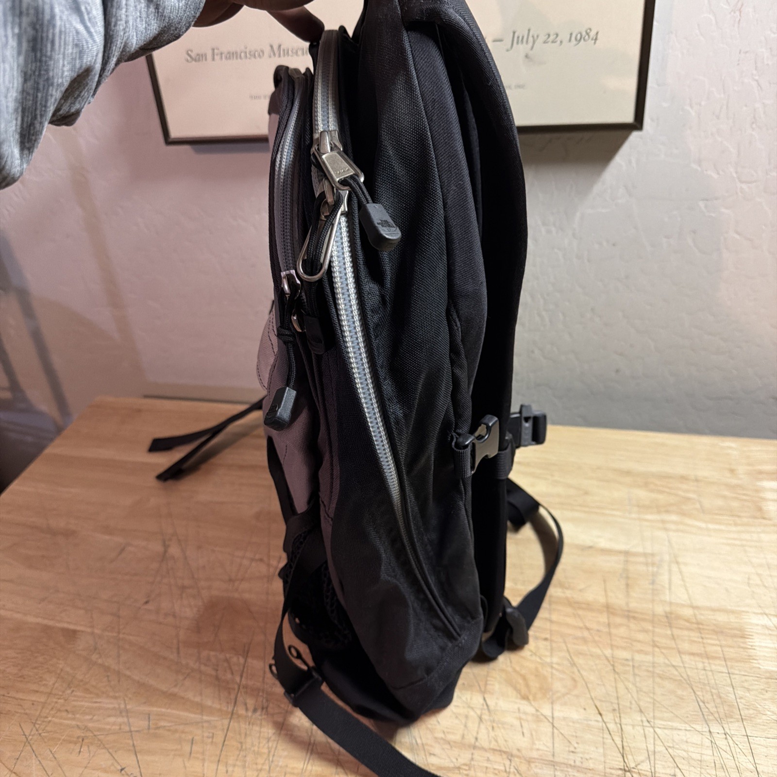 THE NORTH FACE Recon Everyday Laptop Hiking Outdoors Camping Backpack Black gray