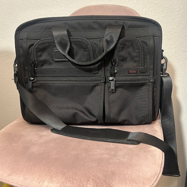 TUMI Alpha 2 T-Pass Medium Screen Laptop Brief Laptop Briefcase Bag Carry On