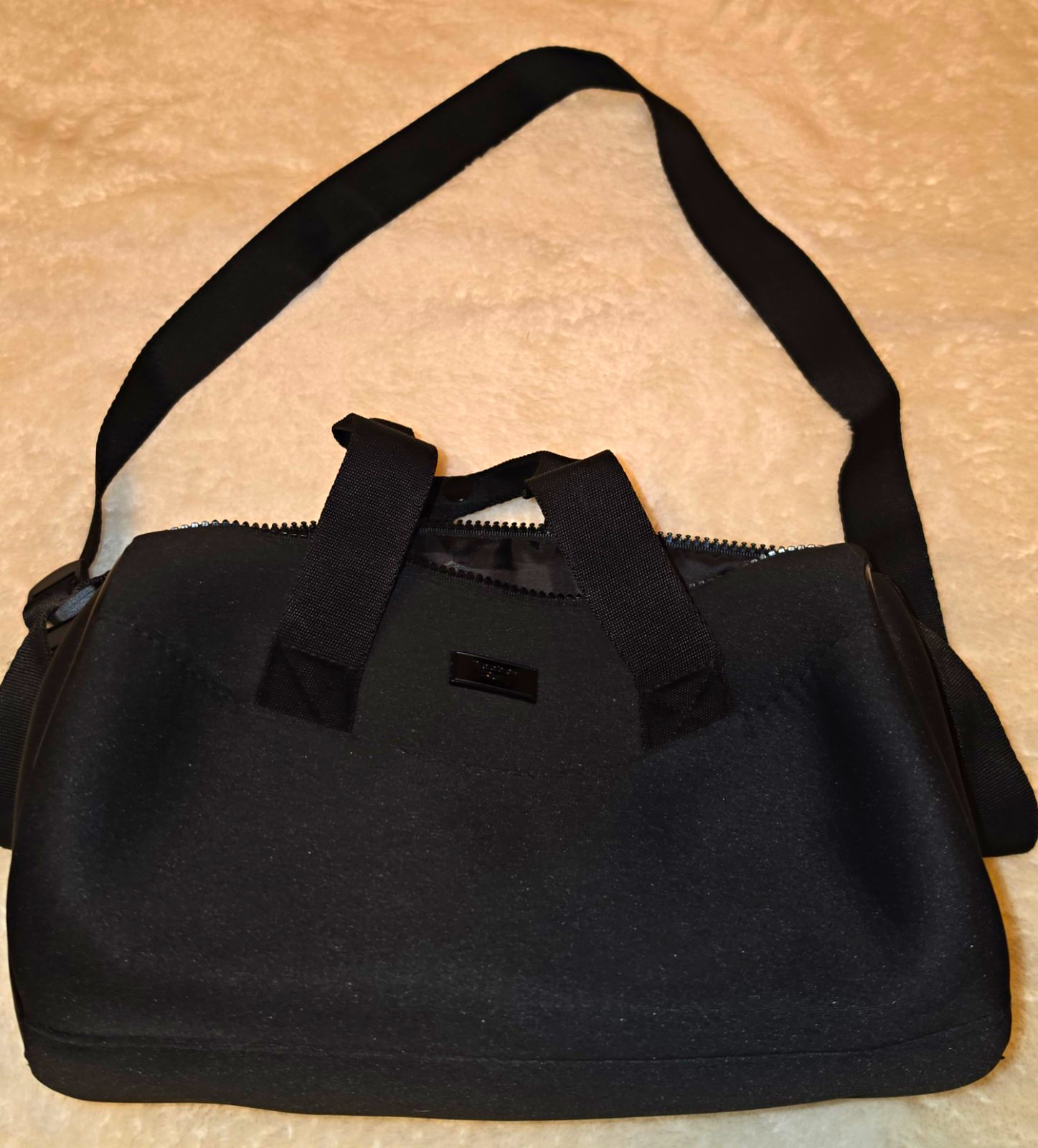 Black Unisex Crossbody Bag Adjustable Strap Top Handles Zip Closure Travel