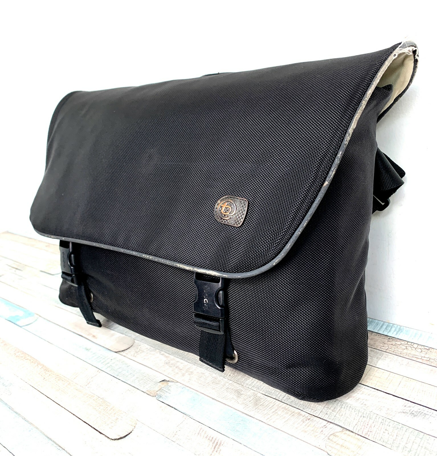 Booq Graphite BLACK NYLON FLAP PADDED LAPTOP SHOULDER BAG ORGANIZER BRIEFCASE