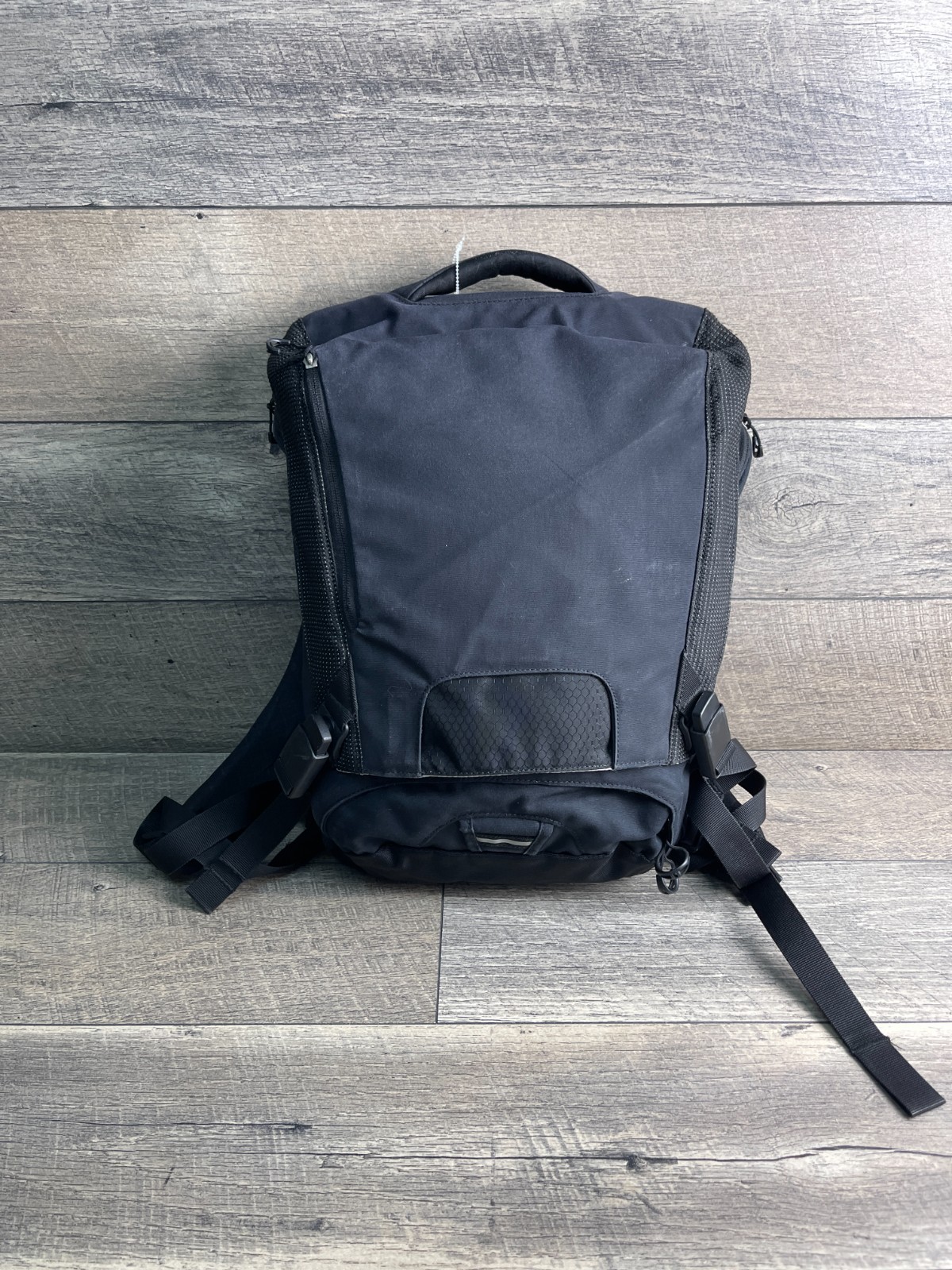 Osprey Backpack Commuter Navy Zip Inner Pocket Laptop Sleeve Adjustable Shoulder