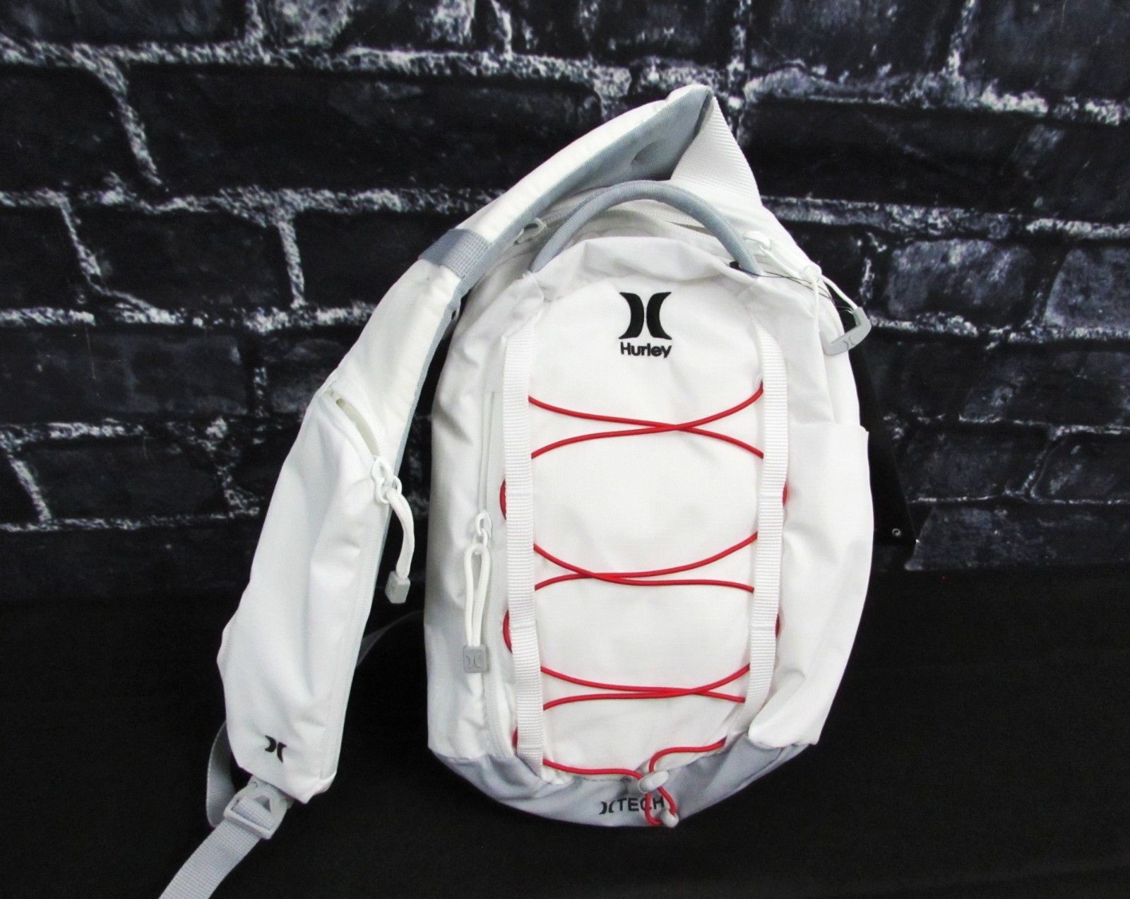 Hurley TECH Terrain Sling Bag Water Bottle Pocket Adjustable Shoulder Strap NEW.