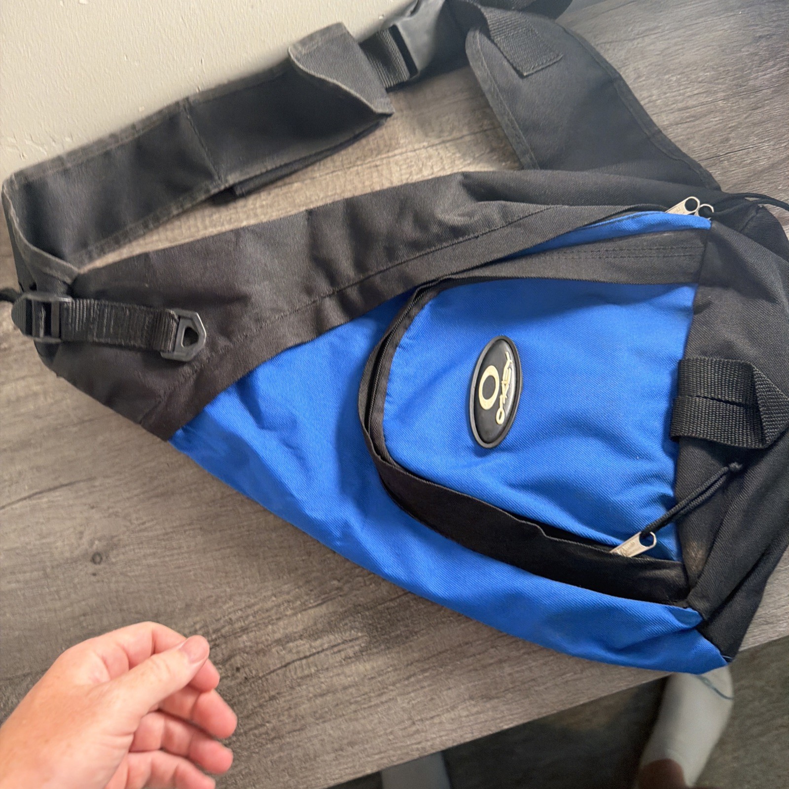 OAKLEY Sandbag Sling Backpack Bag Black Software Vintage Y2K Blue