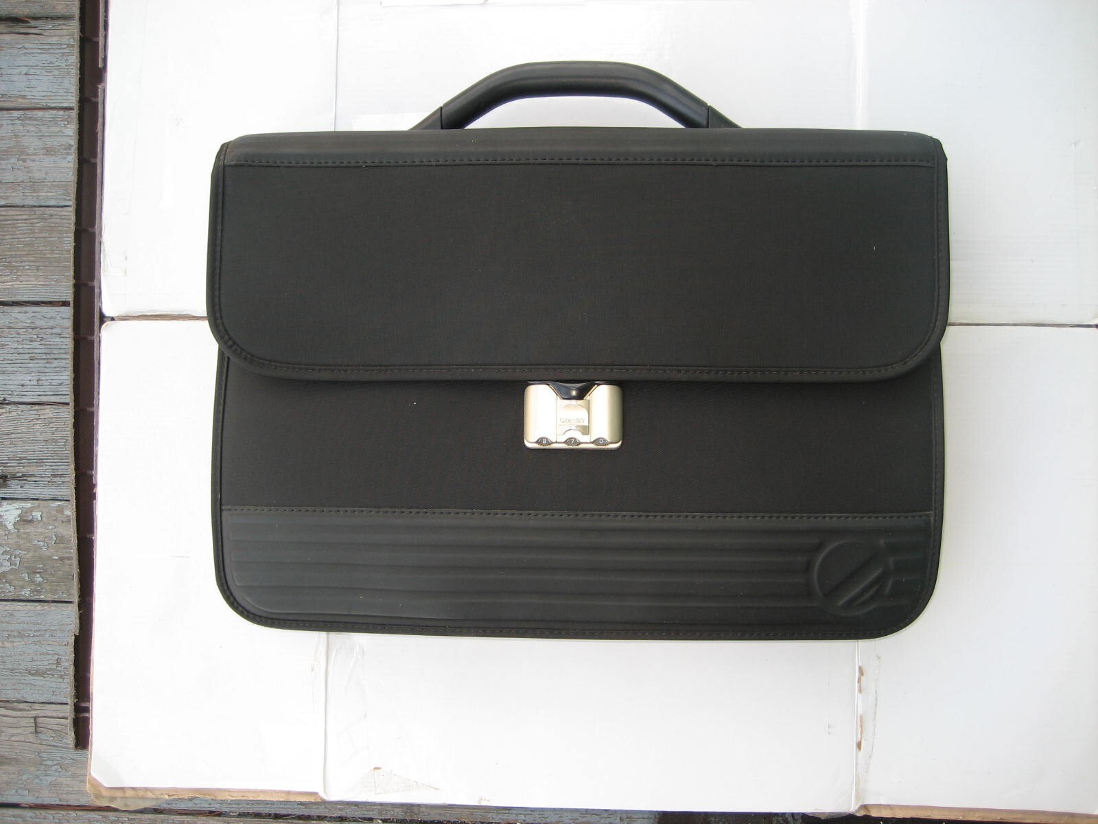 Delsey Briefcase Bag with Digital Push Lock Made in France 17.5W x 12.5H x 8D in