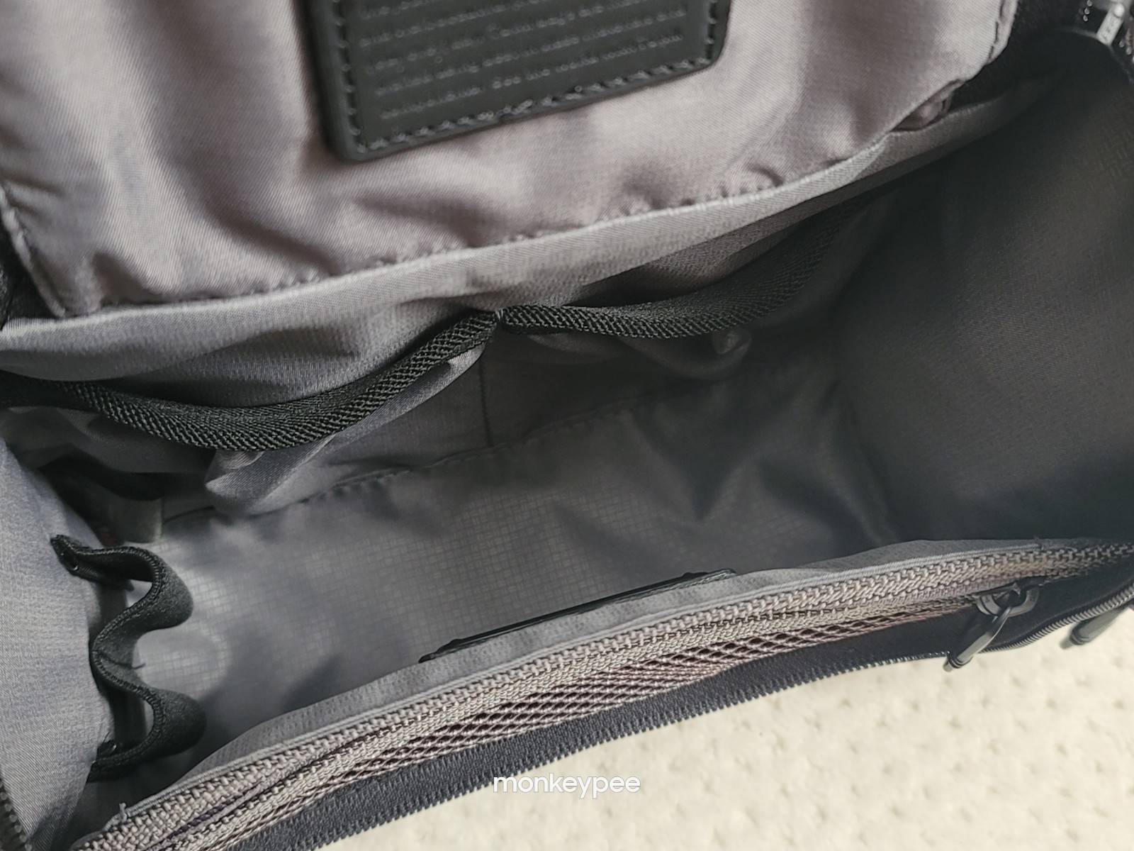 NWT TUMI ALPHA HANGING TRAVEL TOILETRY BAG KIT Black Ballistic Nylon 117254-1041