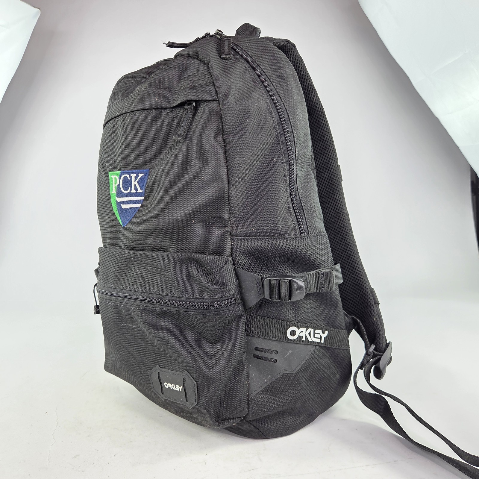 Oakley 20L Street Backpack Black Pockets Outdoor Company Logo Casual Backpacks