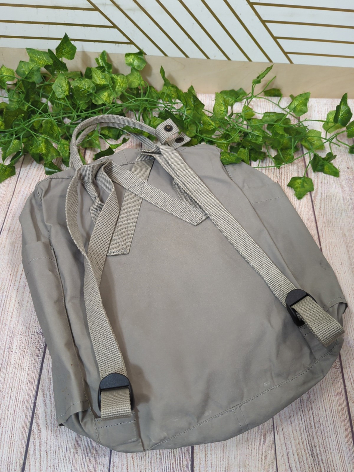 Fjallraven 27172 Kanken Backpack Laptop 15″ FOG Light Gray Zip Around Top Handl