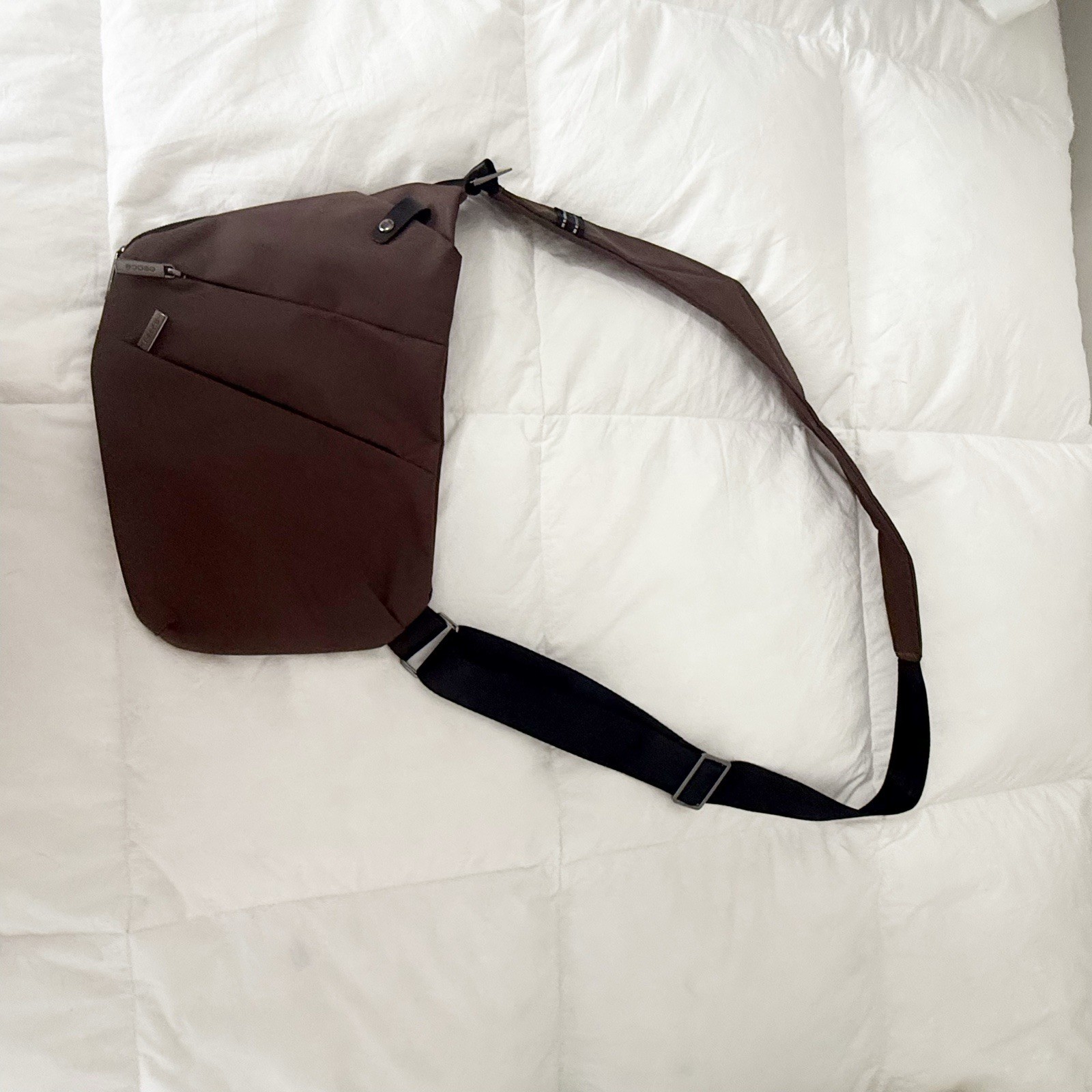 OSOCE Unisex Anti Theft Cross Body Bag 4 Sections Zip Close Adjustable One Size
