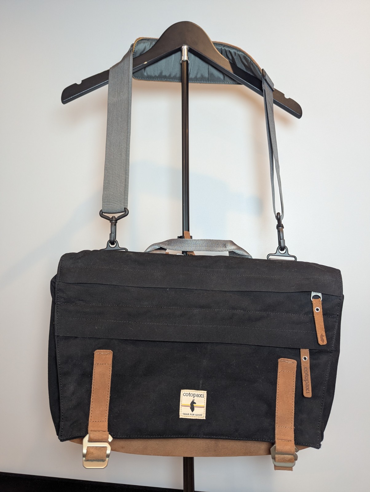 Cotopaxi Kpong 15 L Satchel Rugged Messenger Bag Black
