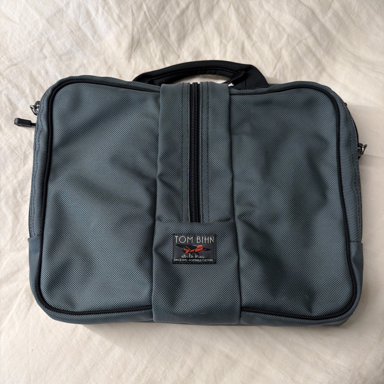 Tom Bihn Pilot Steel Grey 1050 Ballistic Island Blue 200 Halcyon (Discontinued)