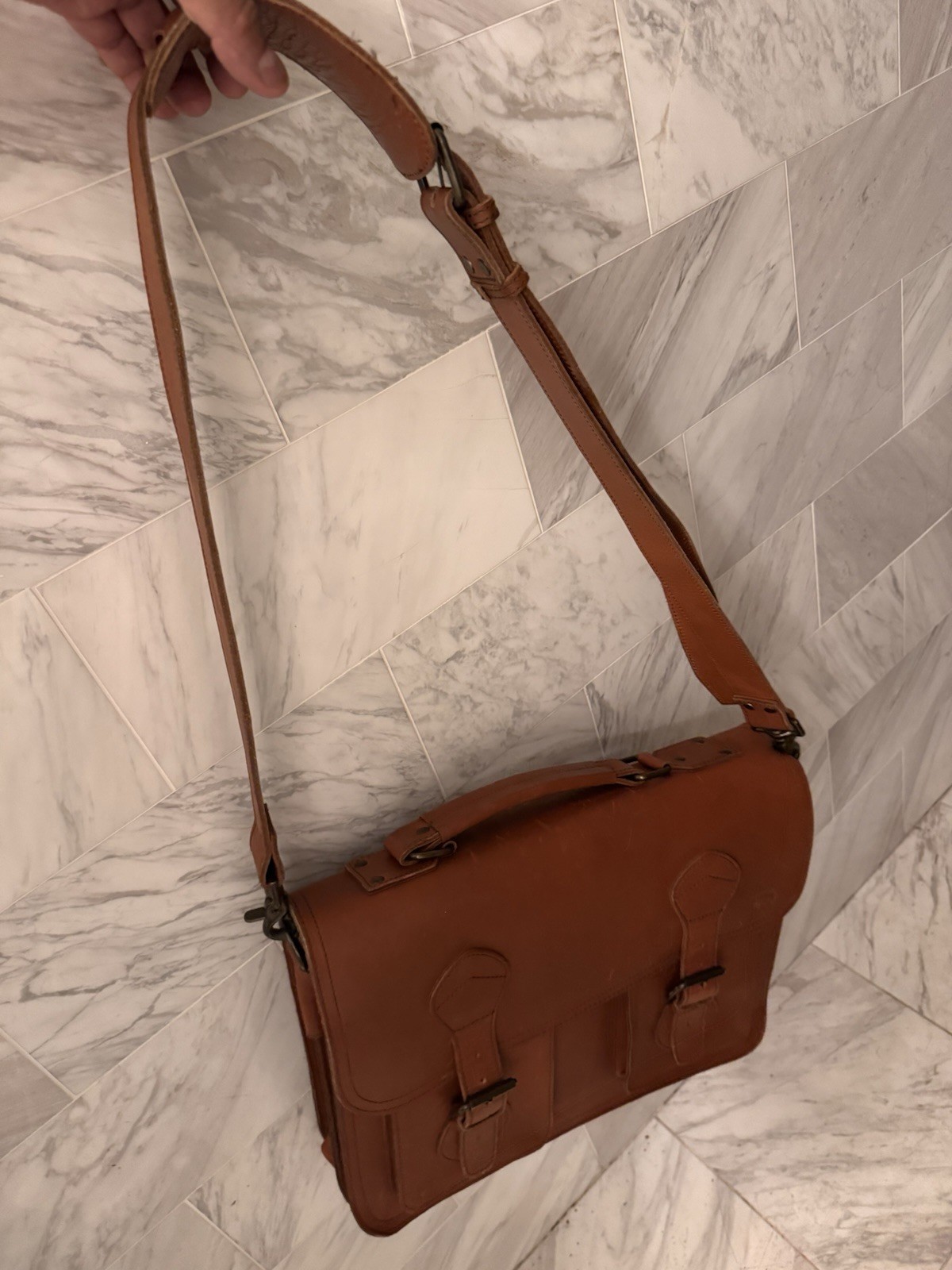 Buffalo Jackson Roosevelt Messenger Briefcase 16” Removable Strap Cognac Brn