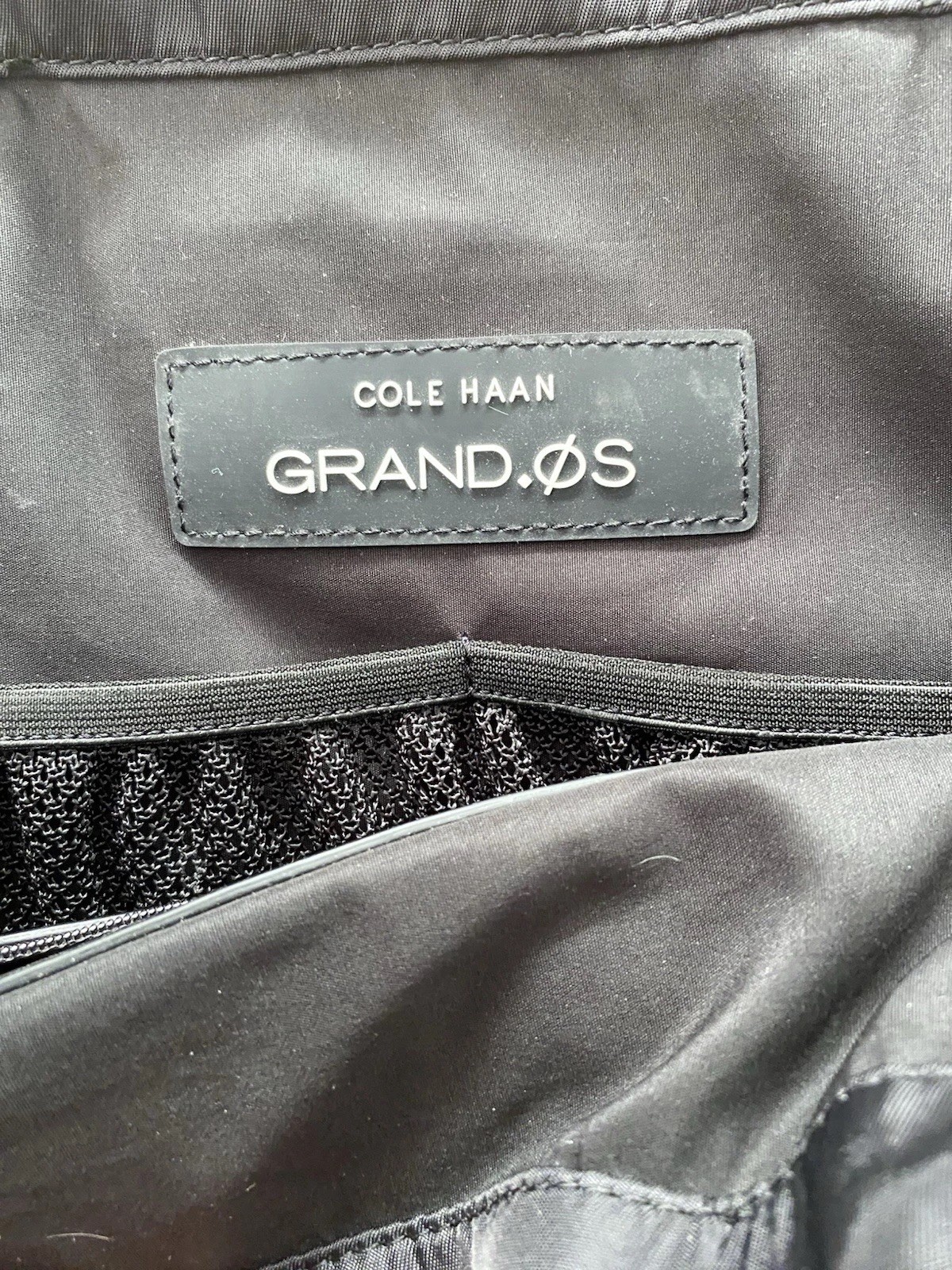 Cole Haan Black Shoulder Bag Adjustable Strap Drawstring With Inner Pockets 073