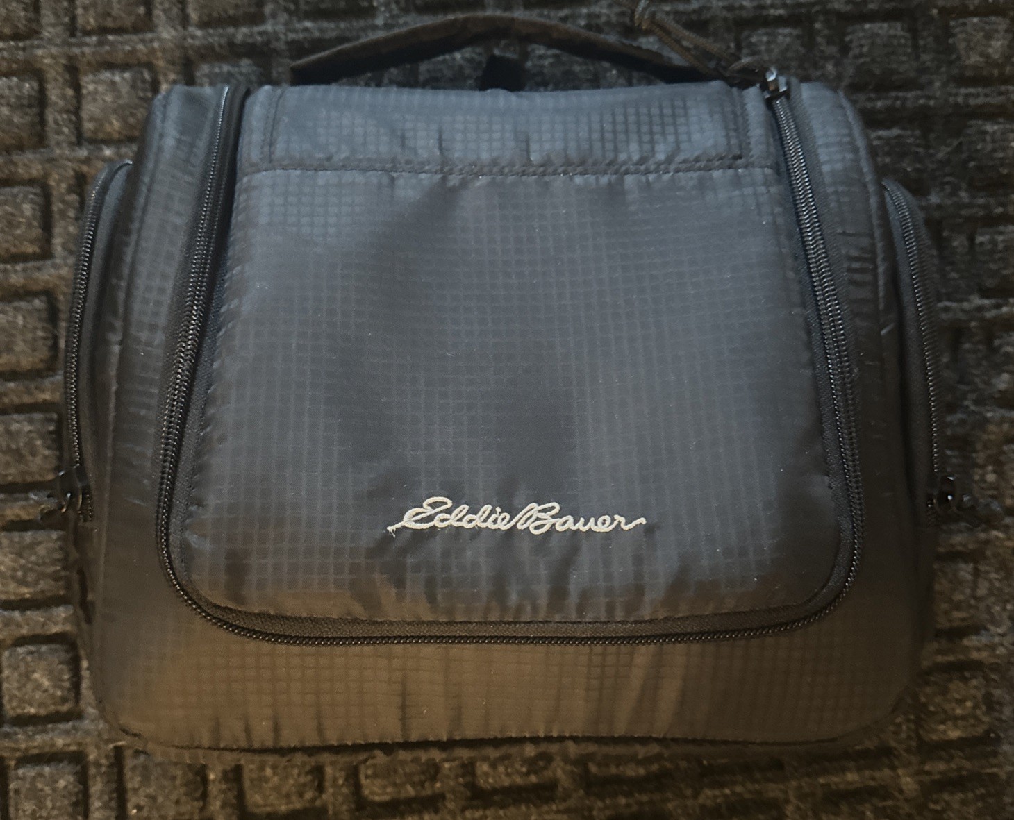 Eddie Bauer Quilted Nylon Black Hanging Toiletry Bag Dopp Kit *Great*