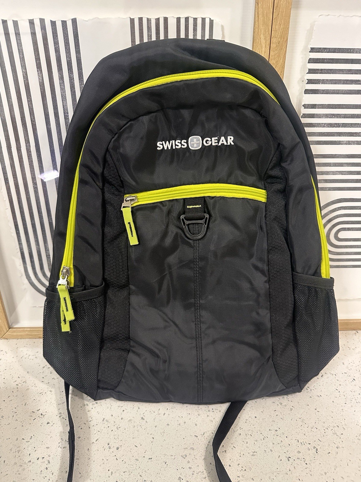 NWT SWISS+GEAR LIGHTWEIGHT NYLON BLACK/NEON YELLOW BACKPACK 17in By 13in.