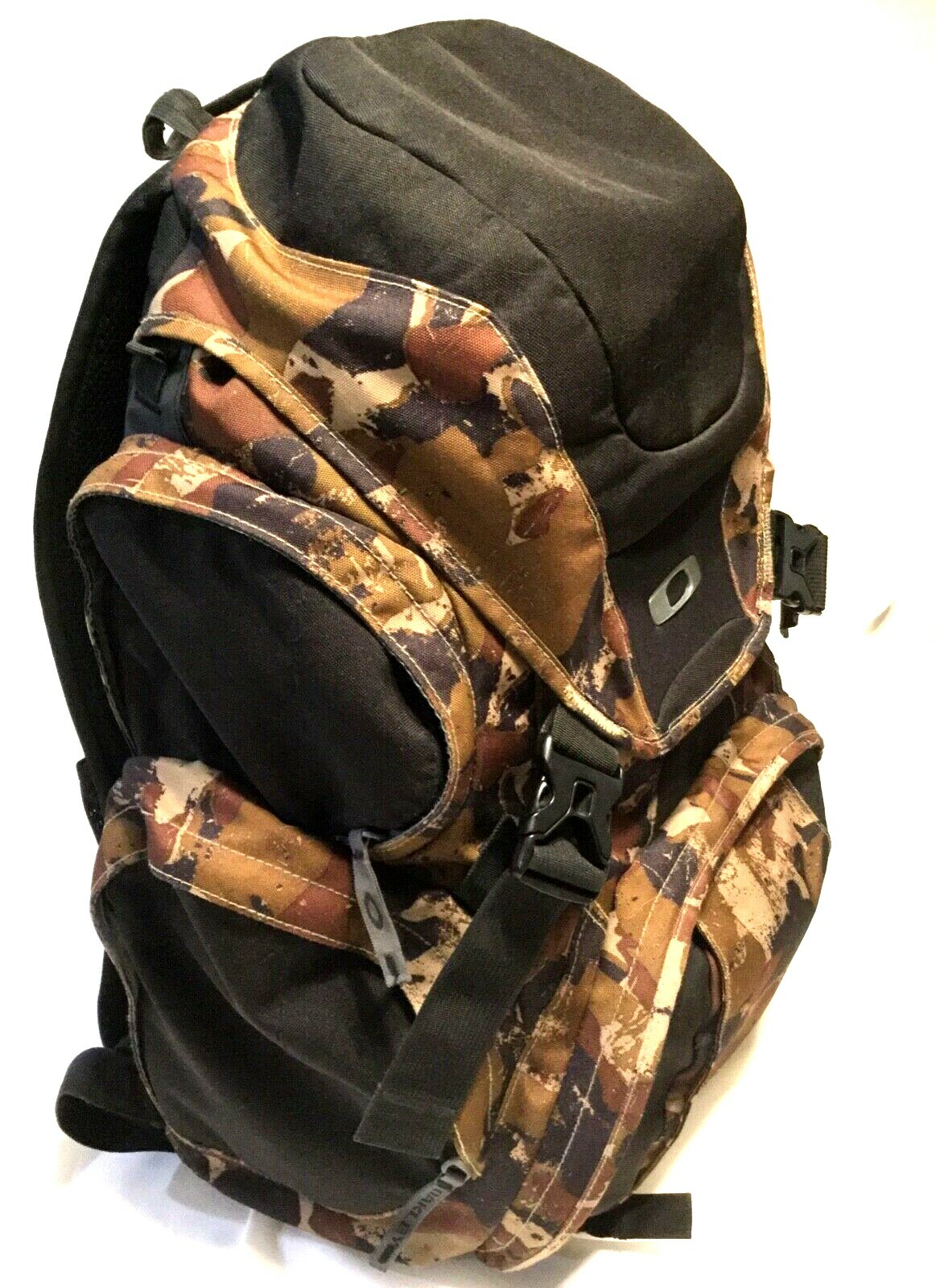 RARE OAKLEY CAMO TACTICAL BACKPACK Large Camouflage Hiking Bug Out Bag Pack