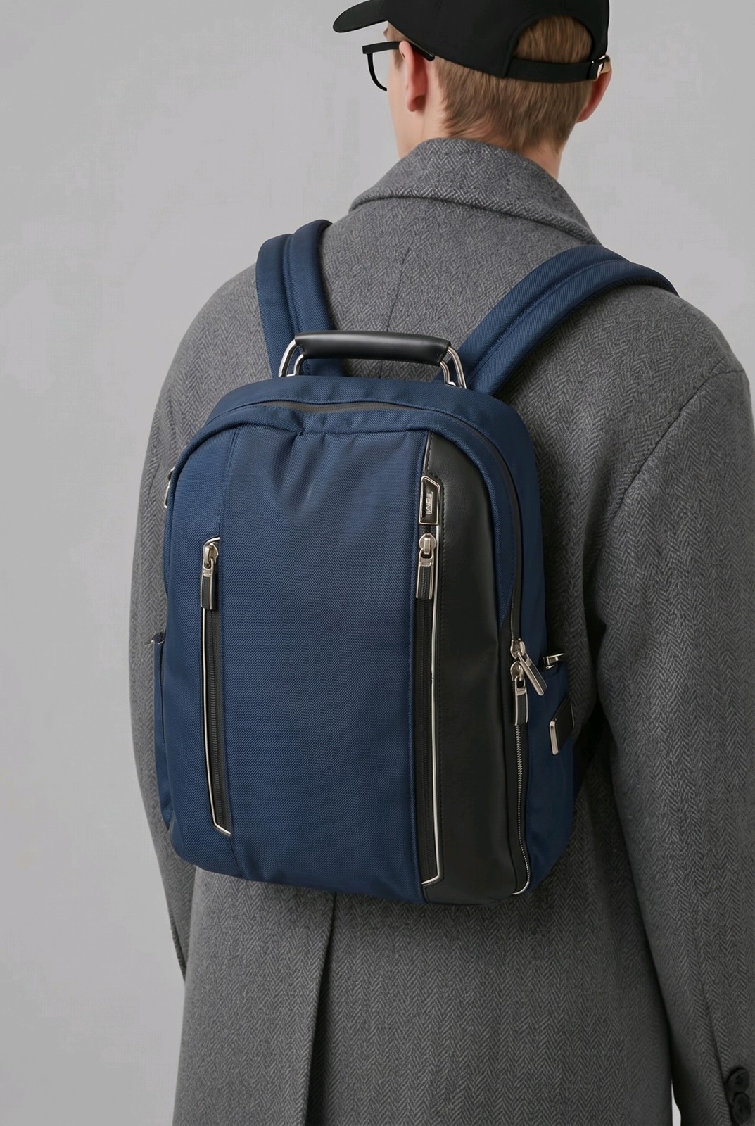 Tumi Arrive Logan Medium Backpack Signature Blue Tumi Arrivé 14.5″x15.5″x5″