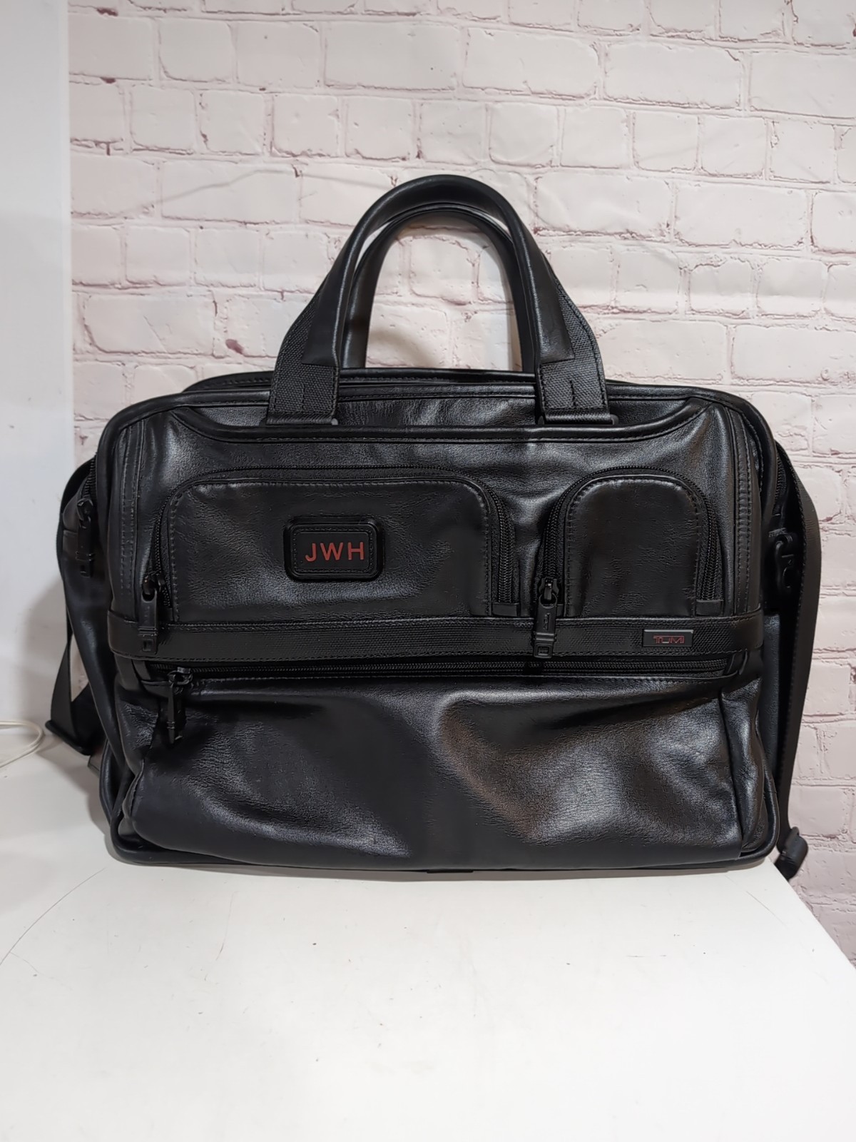 TUMI ALPHA 2 Expandable Laptop Briefcase Black Leather Model 96141 D2 READ
