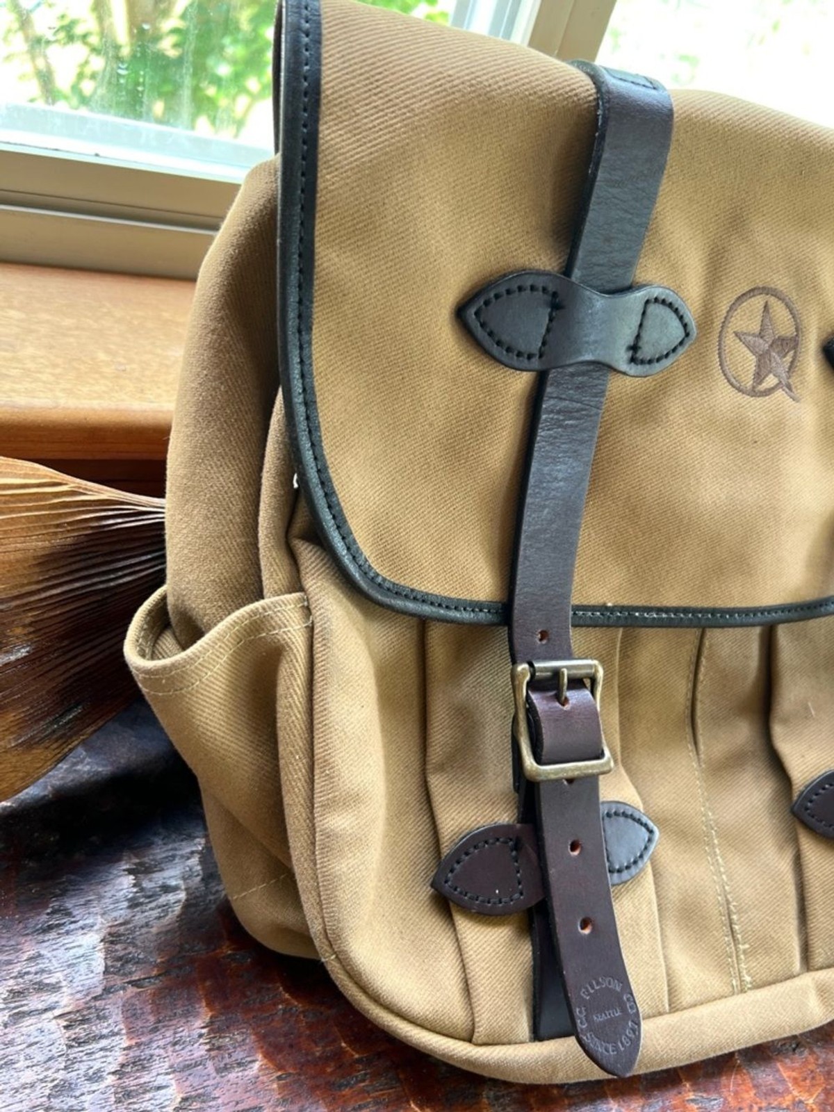 VTG Authentic Filson Medium Field Bag 232 Tan Canvas Bridle Leather Excellent