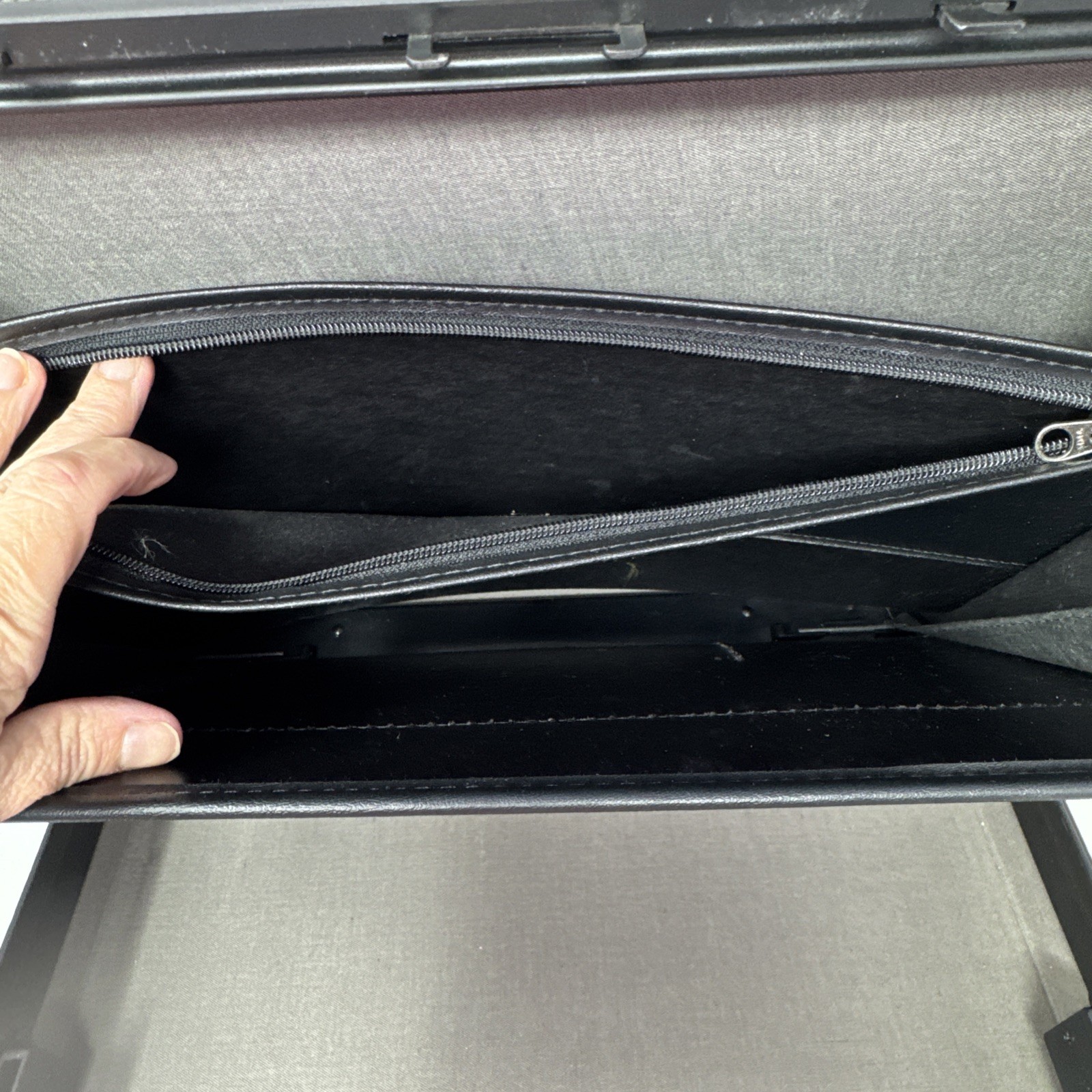 Vtg 1993 Samsonite Quantum Focus Hard Shell Briefcase Attache Prop IBM ERA – USA