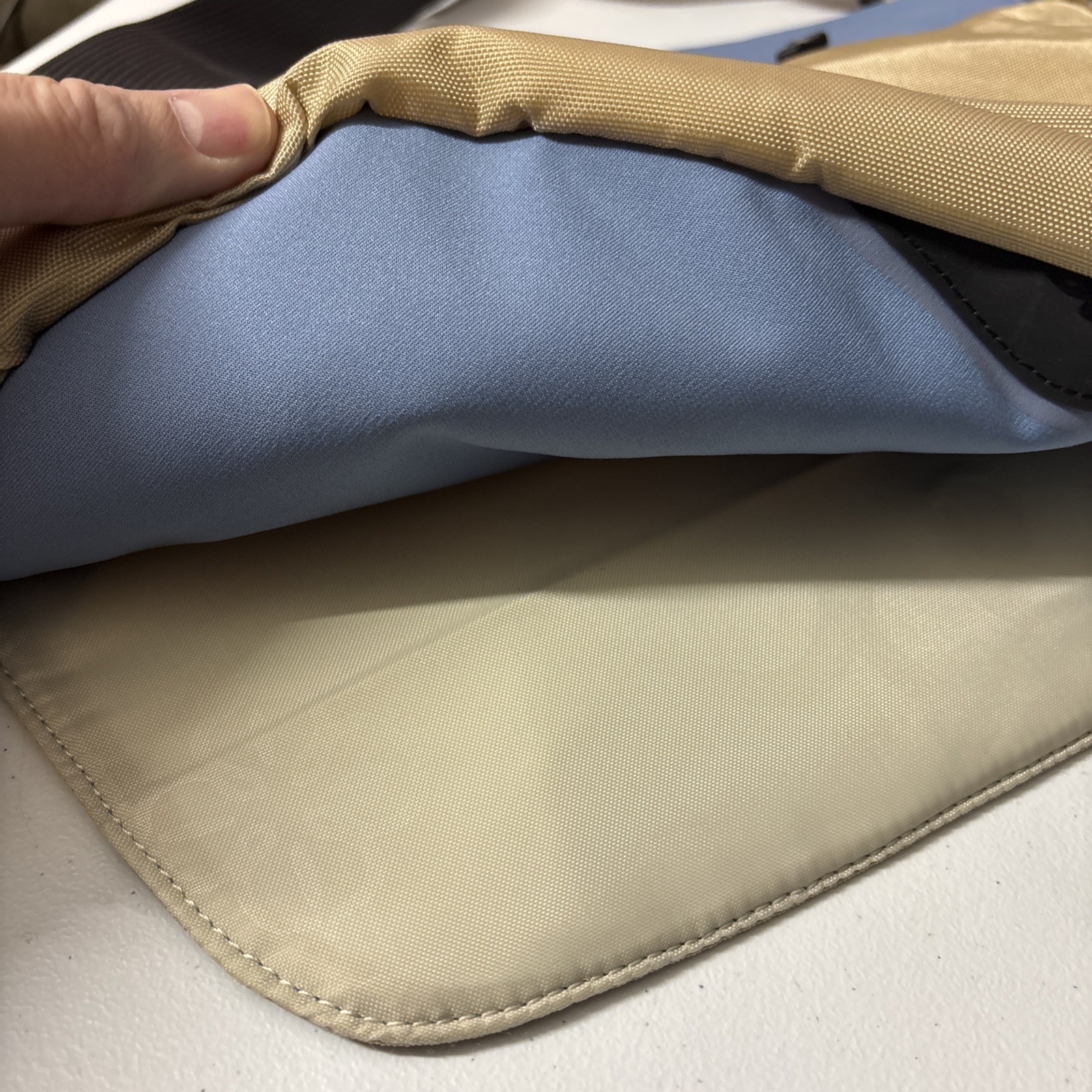 Gregory Messenger Style Courier Bag 15″ X 10″ Shoulder Strap Water Resistant