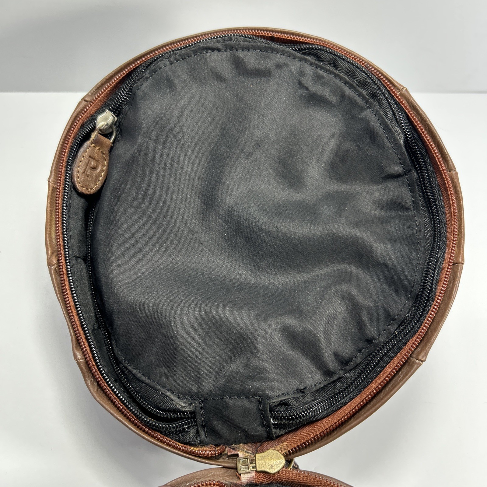 Portland Leather ‘Dublin’ Washbag in Vintage Football/Soccer Ball Style
