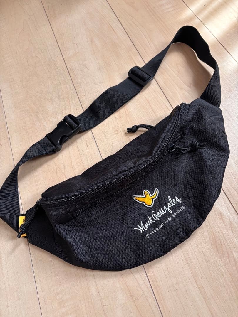 Mark Gonzales Body Bag Black – Pre-Owned Fashion Accessory