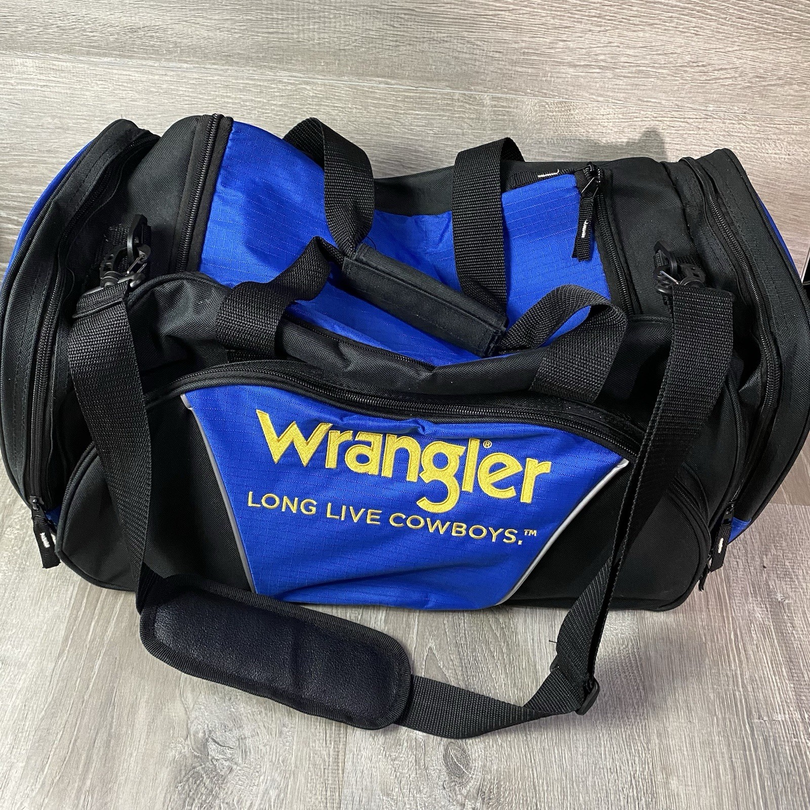 2011 Wrangler National Finals Rodeo Duffel Bag Blue Las Vegas Long Live Cowboys