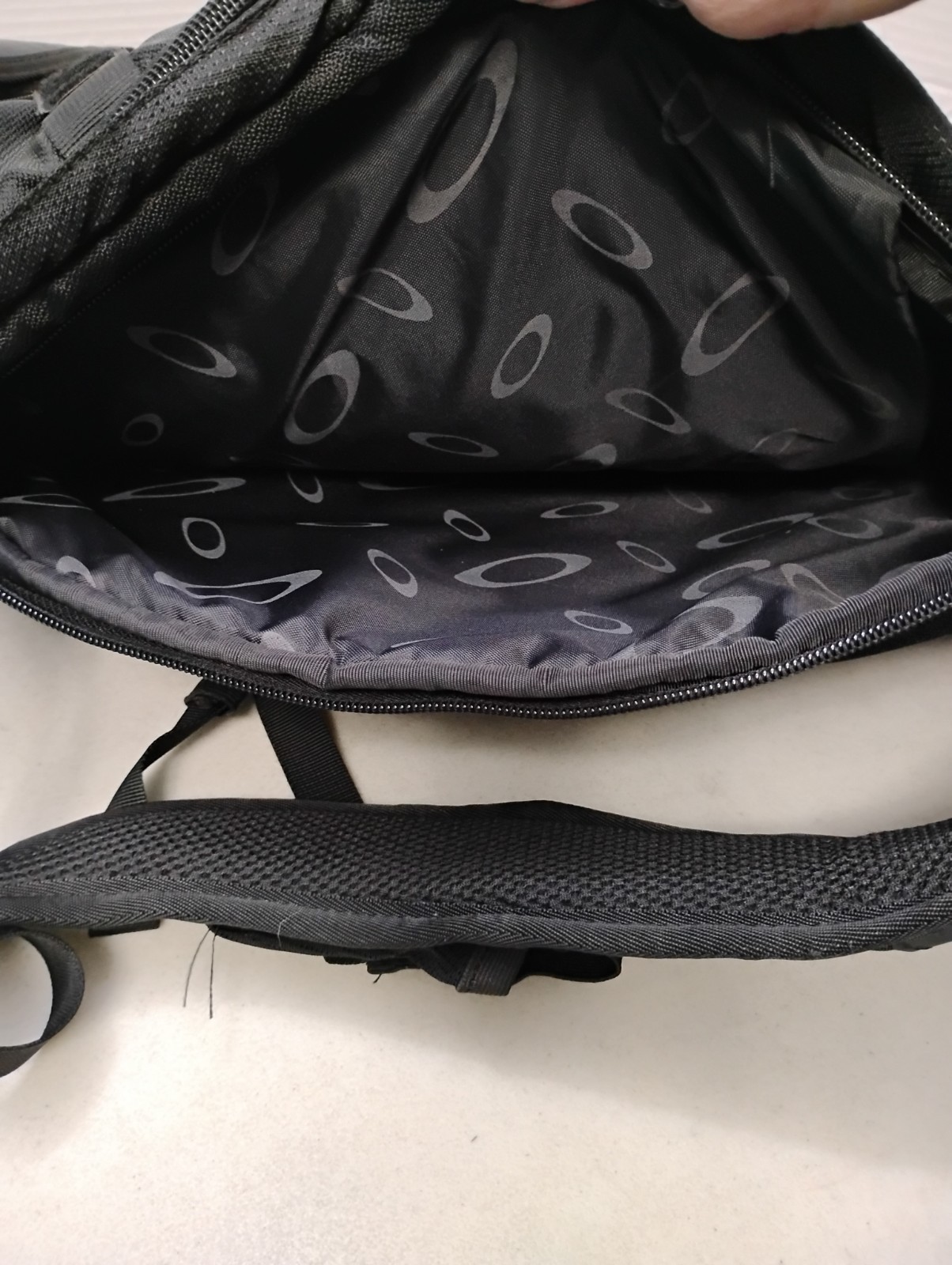 Oakley Kitchen Sink Tactical Field Gear Backpack Stealth Black Daypack Hiking