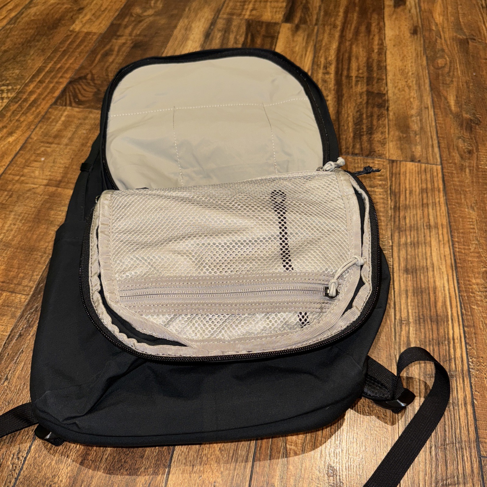 Fjallraven Raven 28/black-black
