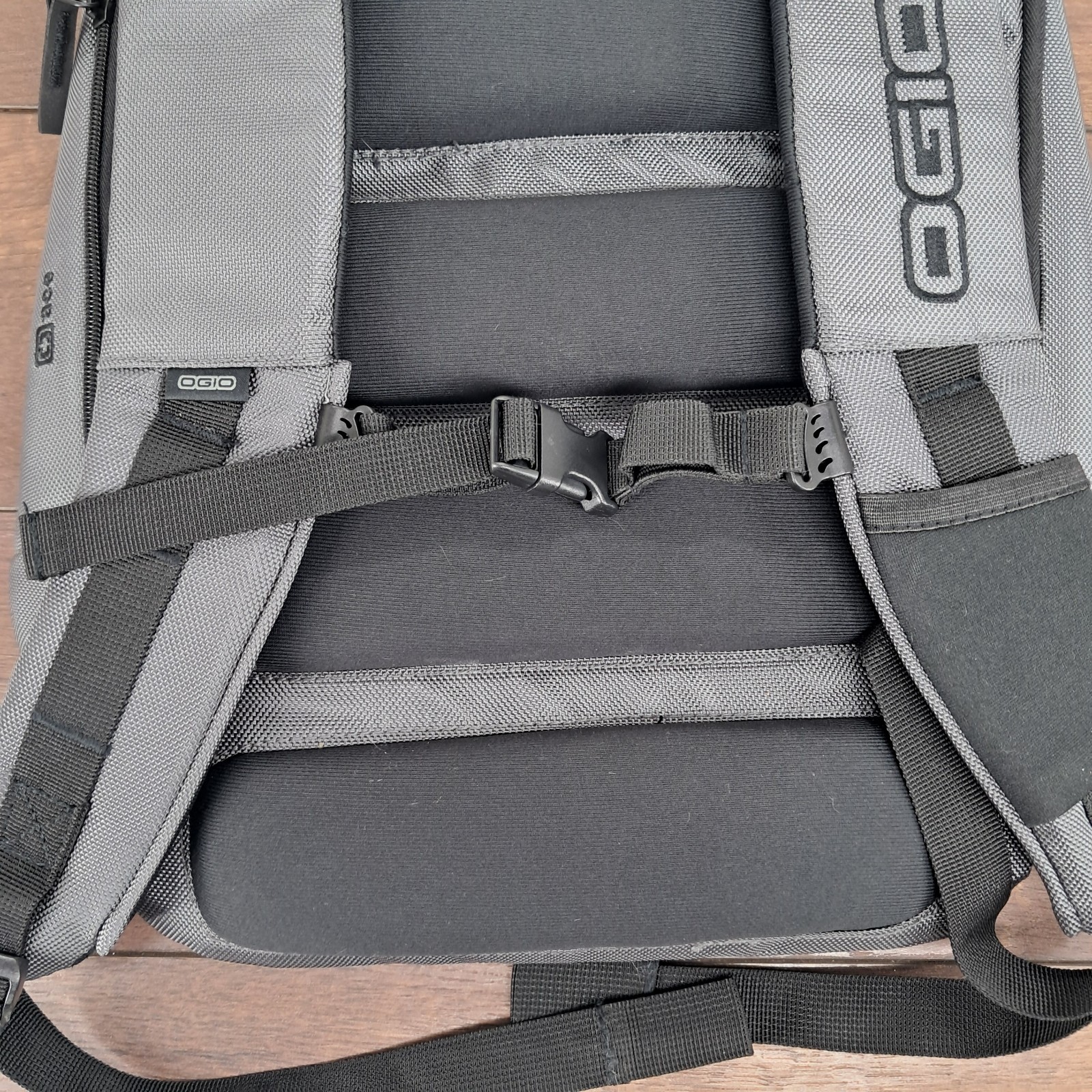 OGIO Metallic GRAY Ace Backpack fleece lined backpack With TD Synnex Lenovo Logo