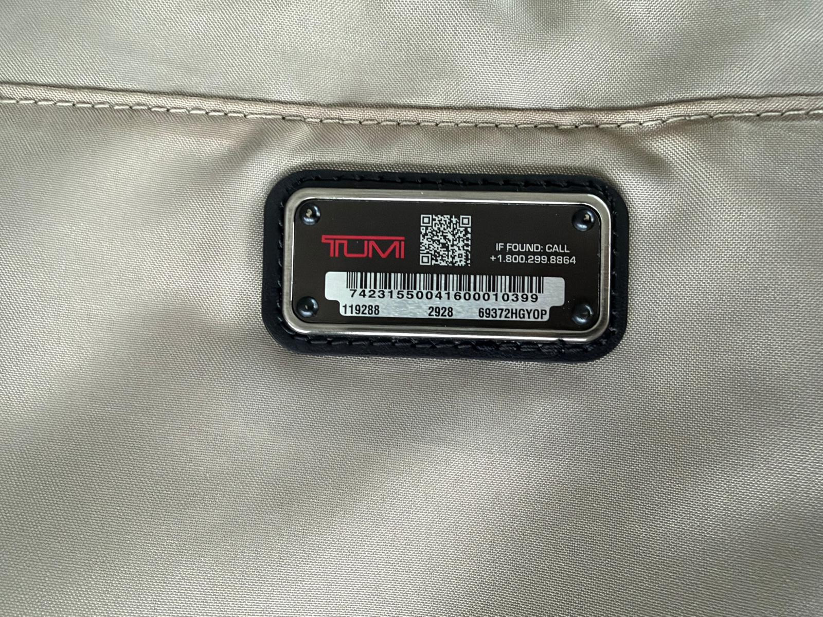 Tumi Corporate Collection Messenger Bag In Grey