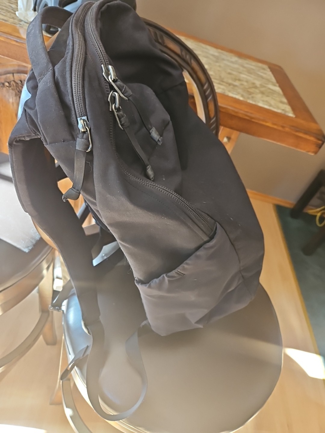 Evergoods Civic Half Zip 22L (CHZ22) – SMALL TEAR NEAR ZIPPER, SEE LAST PHOTO