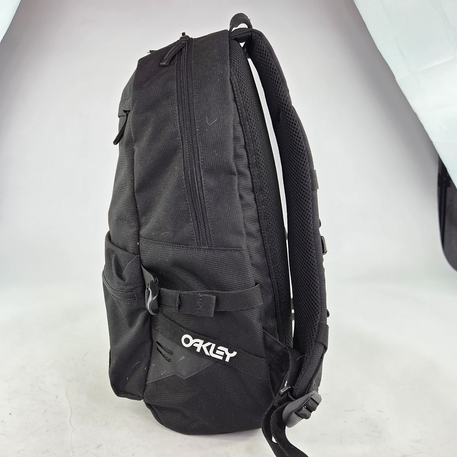 Oakley 20L Street Backpack Black Pockets Outdoor Company Logo Casual Backpacks
