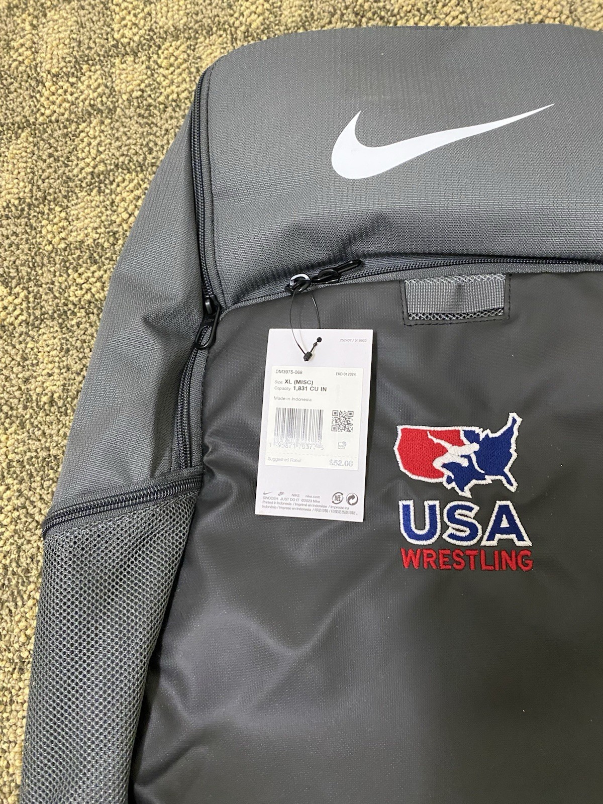 Official Nike USA Wrestling Backpack Gray/Black L Zip Closure – BRAND NEW w Tags