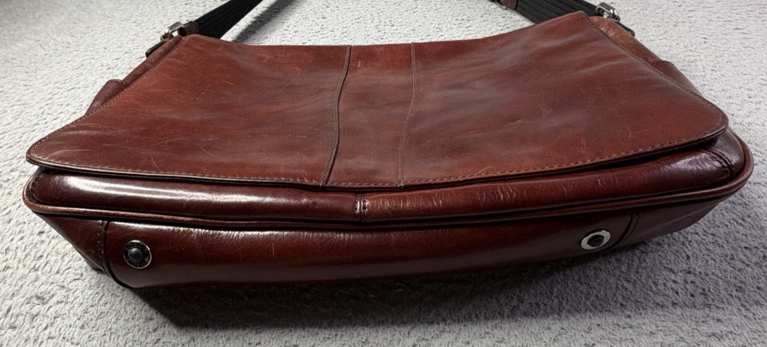 Bosca Brown Messenger Bag Magnetic Men Inner Pockets Adjustable Strap Casual