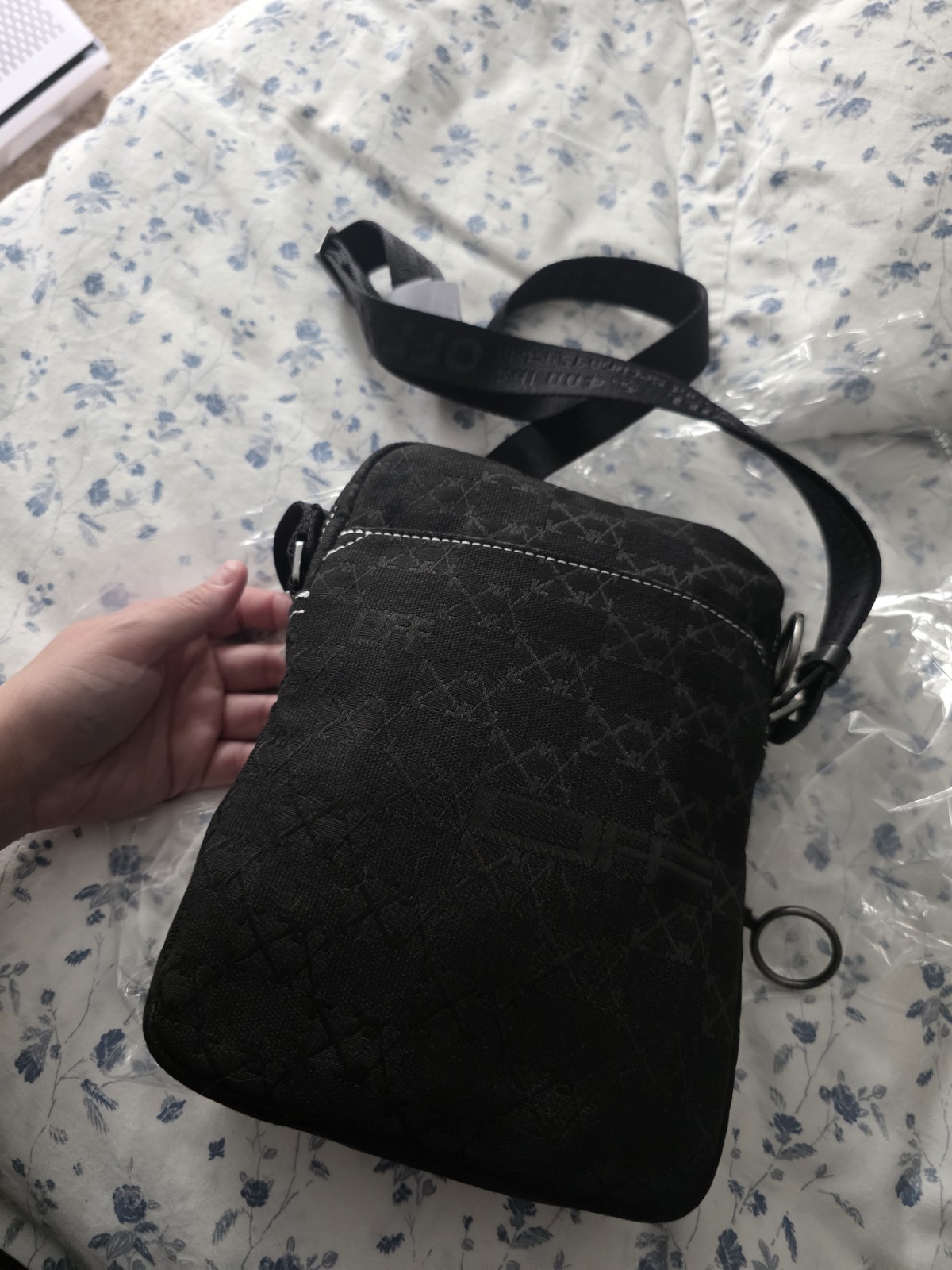 Off-White Men’s North/South Flight Multi Pocket Crossbody Black Steel Motif Bnwt