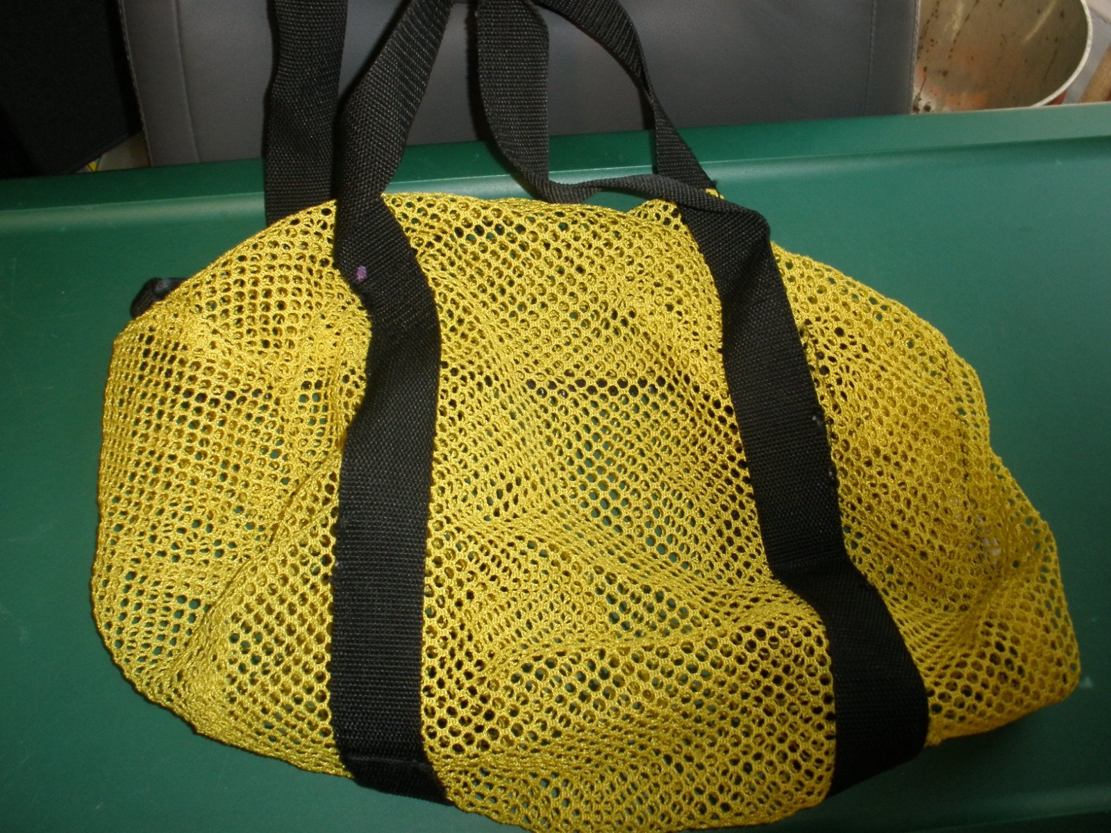 VTG LL Bean Zippered Duffle Tote Style Mesh Bag Yellow Beach Pool Camping (014)