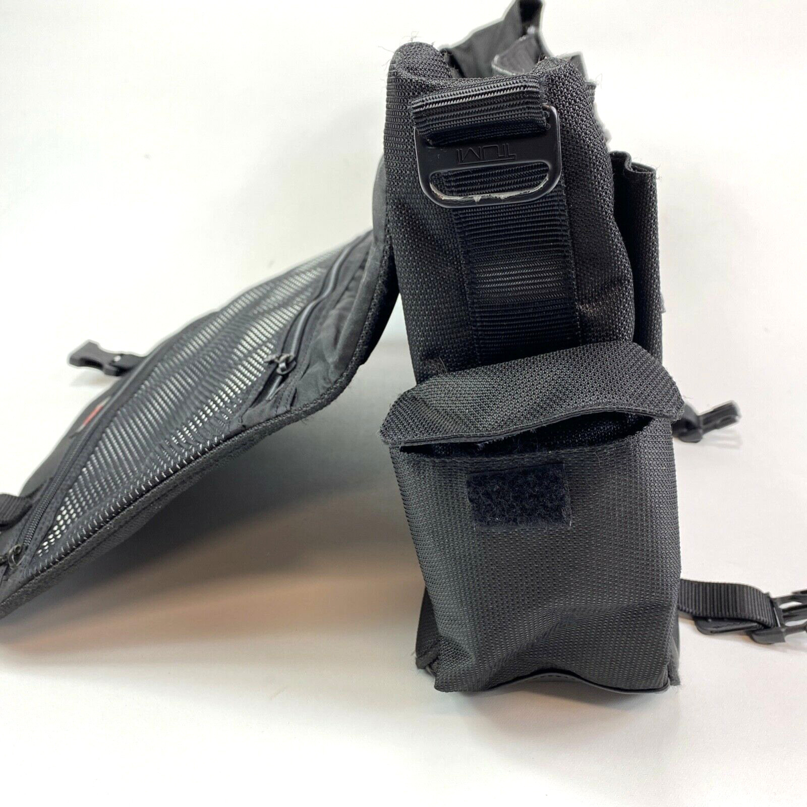 Tumi T2 Black Ballistic Nylon Expandable Messenger Computer Briefcase Bag
