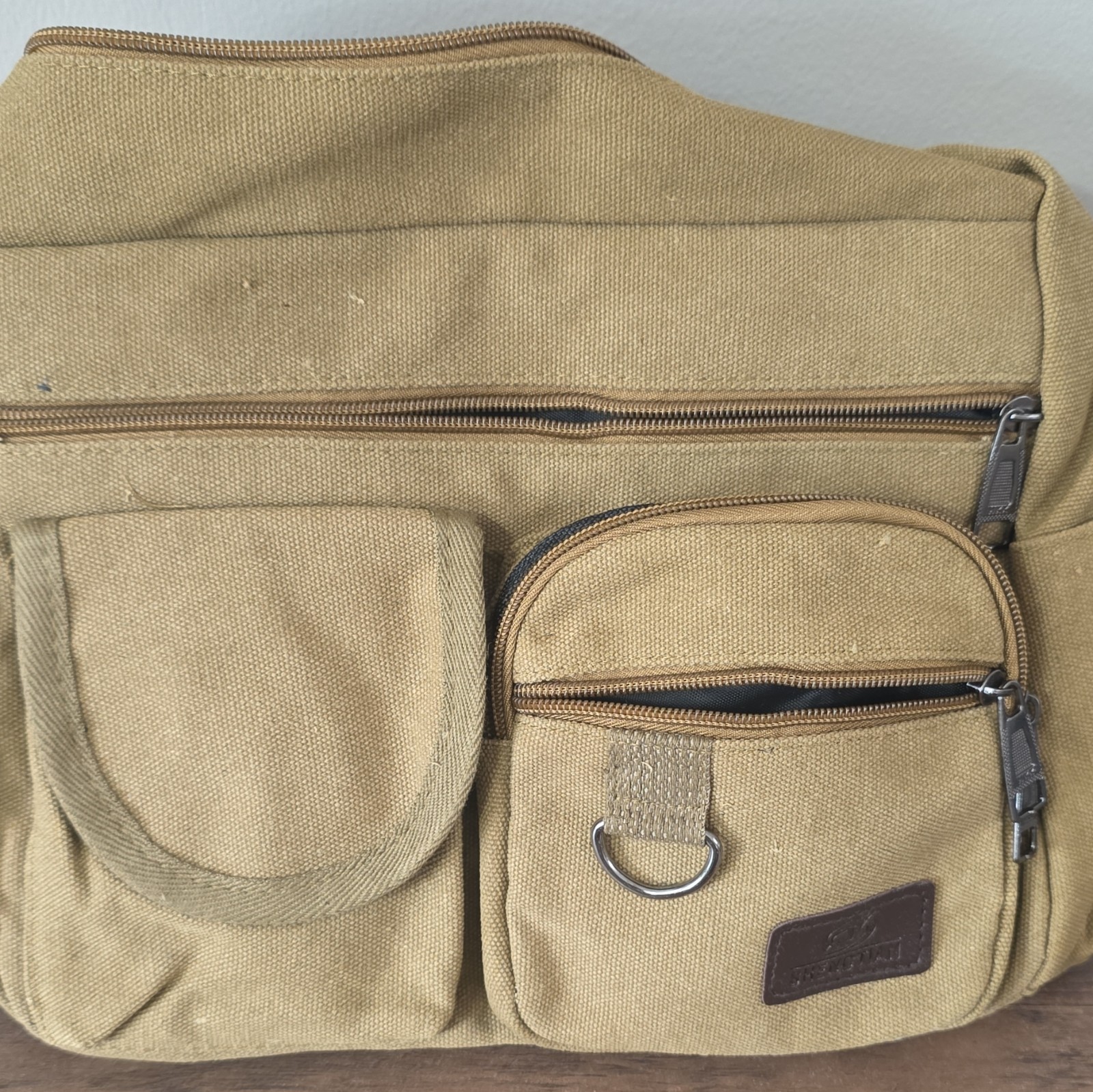 CHESTHUNT Beige Medium Messenger Bag Zip Closure Crossbody Strap Outer Pockets