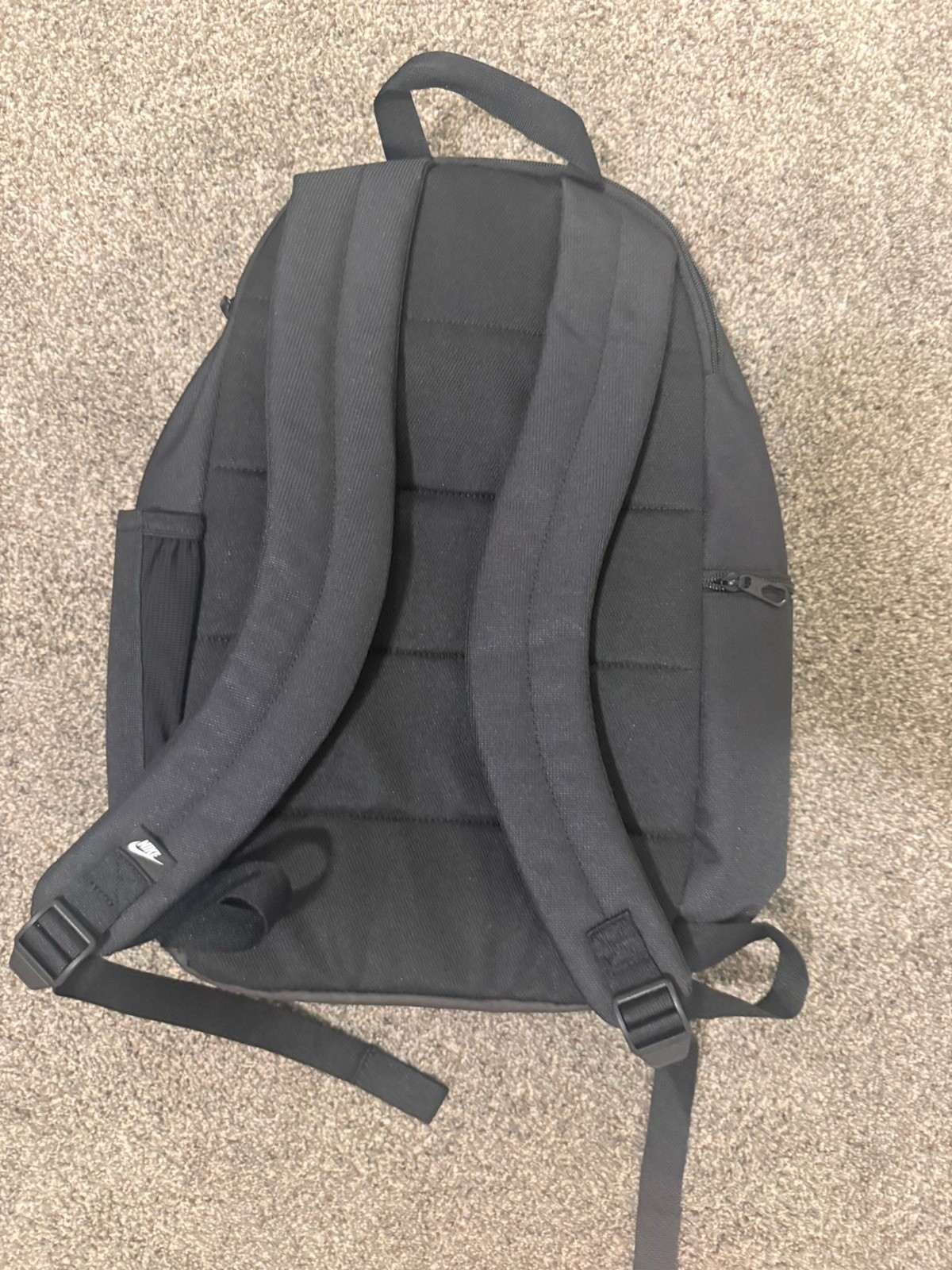 Nike Black Backpack Zip Closure w/ Inner & Outer Pockets Adjustable Strap Medium