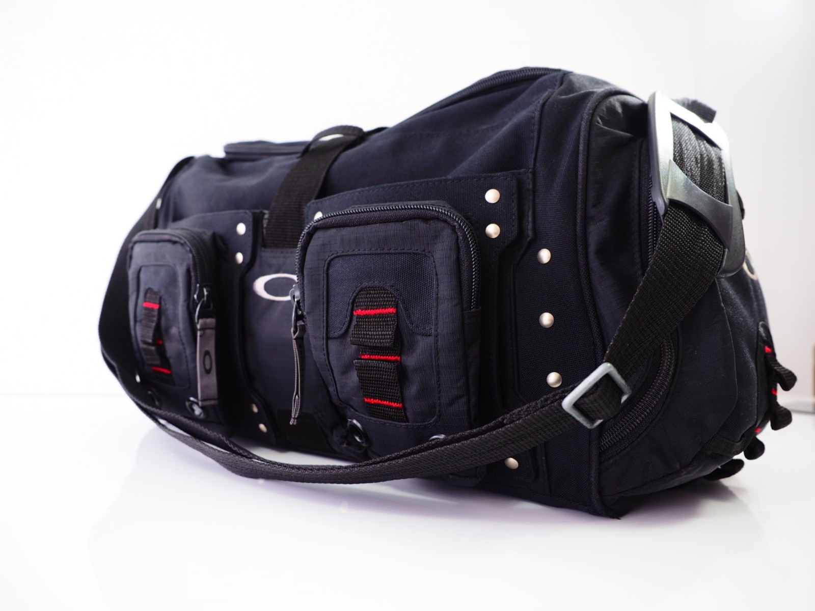 Oakley Heavy Duty Duffel 2.0 Holdall Sports Duffle Gym Bag Black