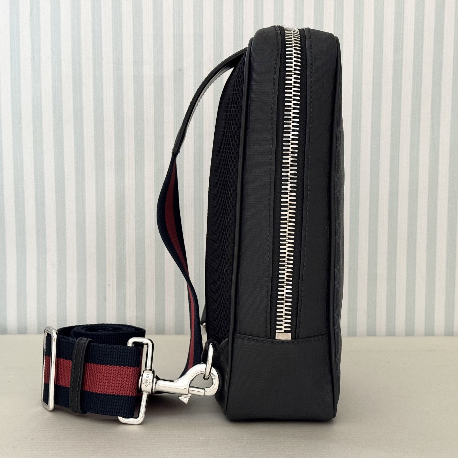 GUCCI GG Supreme 478325 Soft Sling Bag Crossbody Black Canvas Leather Italy