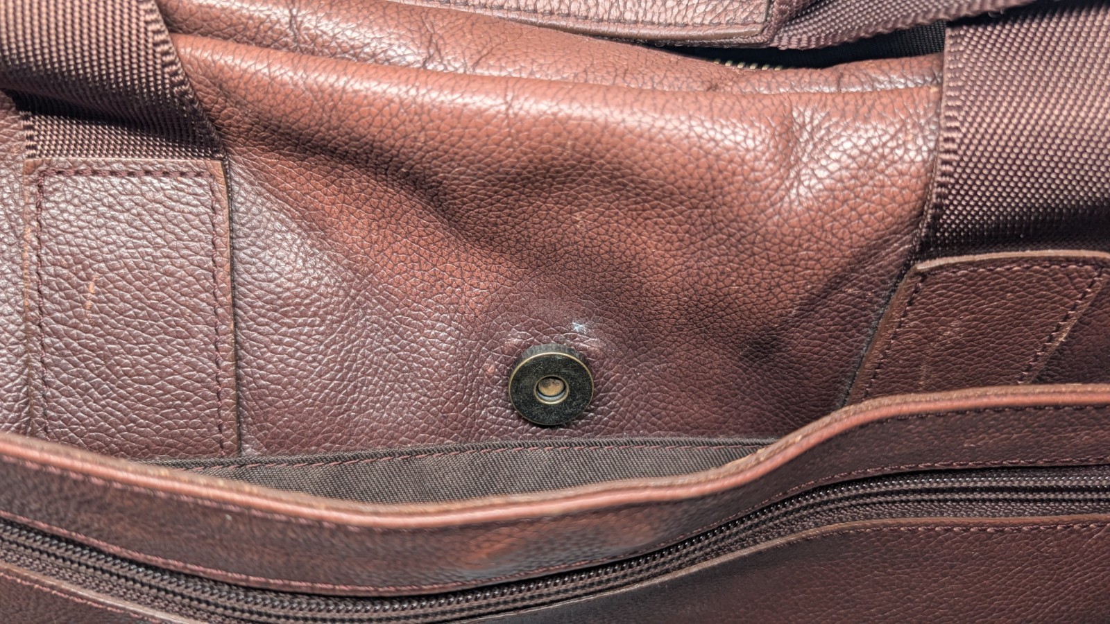 *separated top zipper, some wear* Daniel’s NYC carrying case / bag
