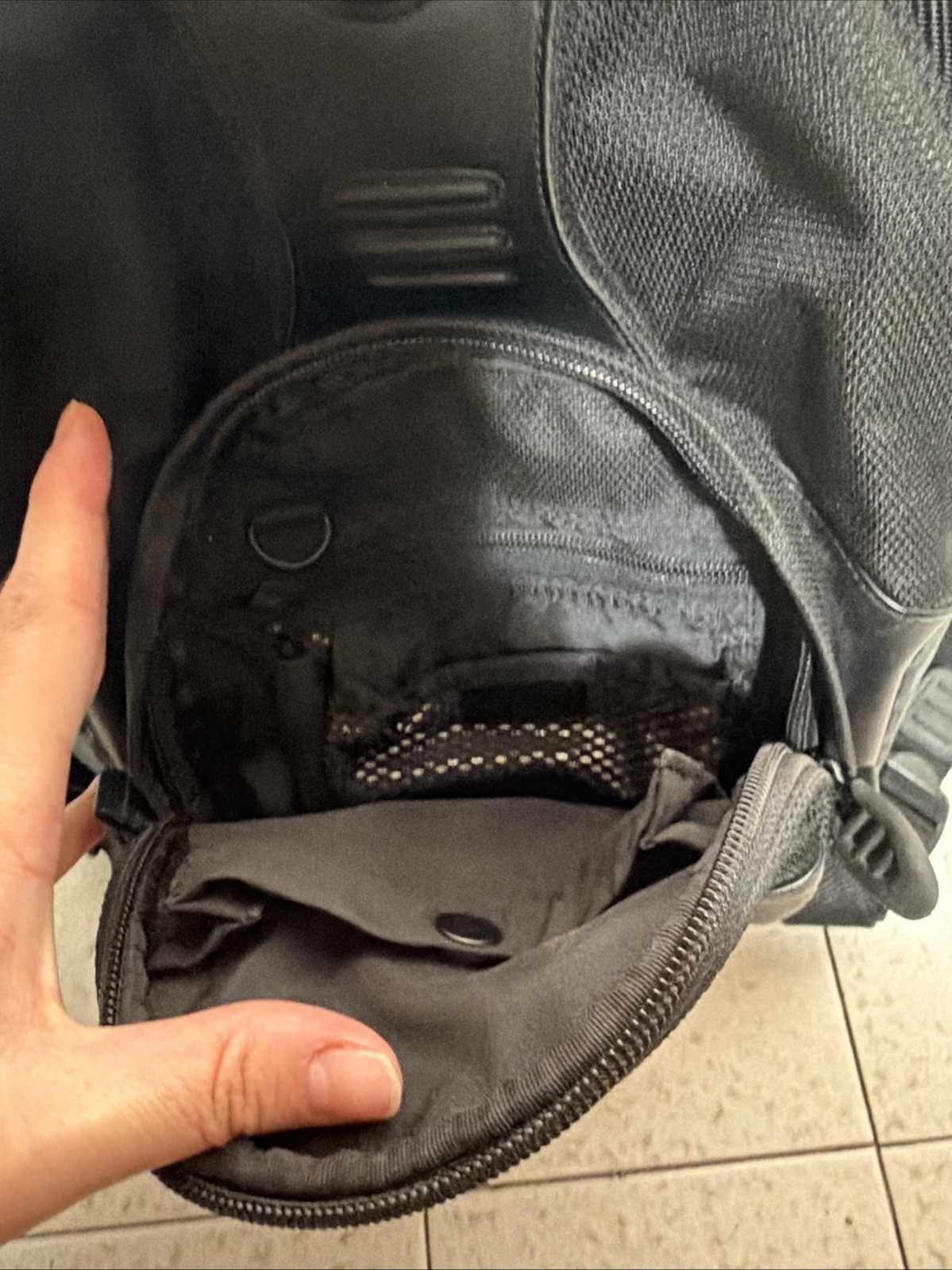 Tumi T2 Ballistic Nylon Multi Compartment Travel Rucksack Waist Pack BLACK