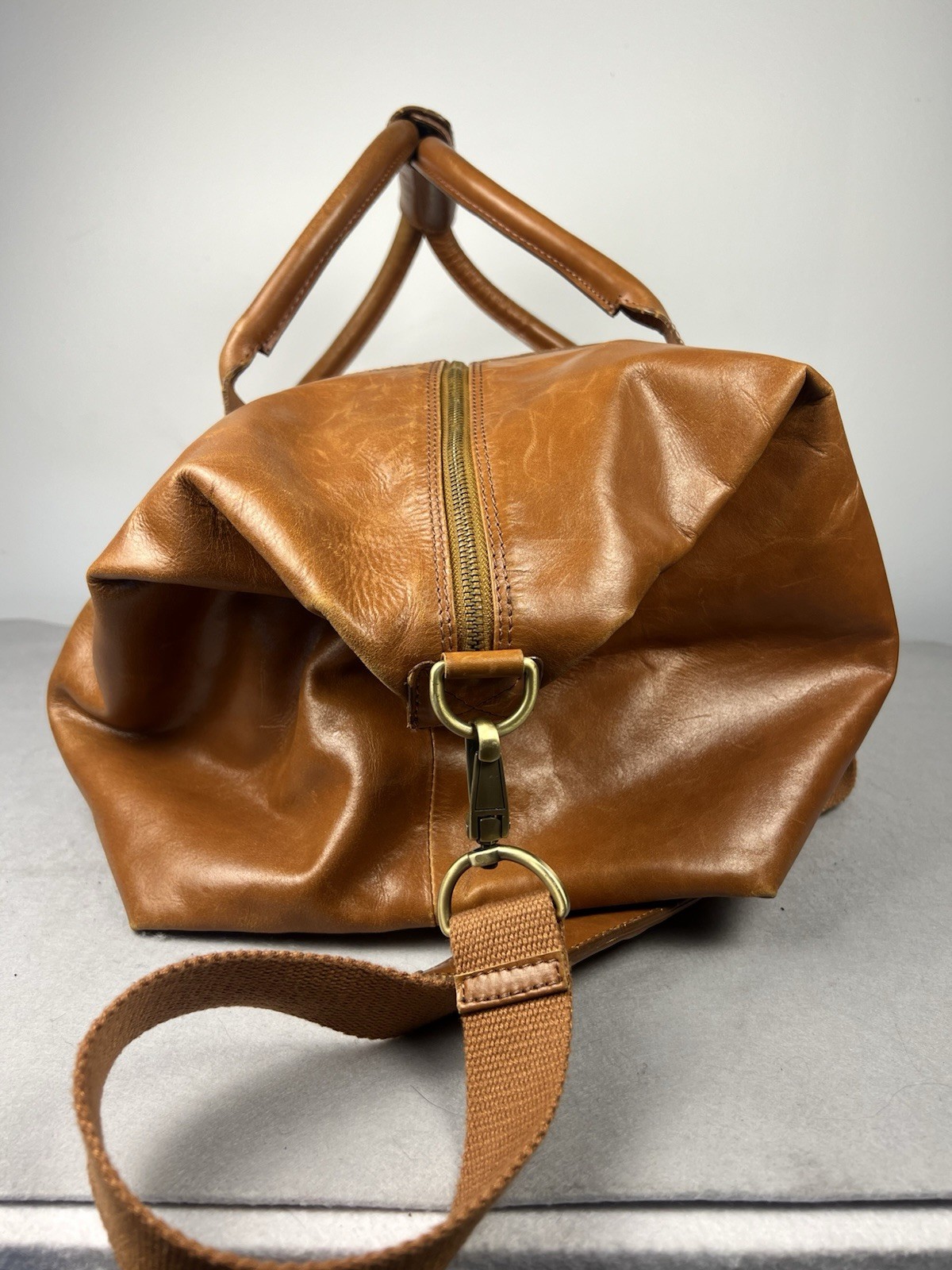 Rawlings Genuine Brown Leather Duffle Bag Shoulder Strap Inner Pockets READ