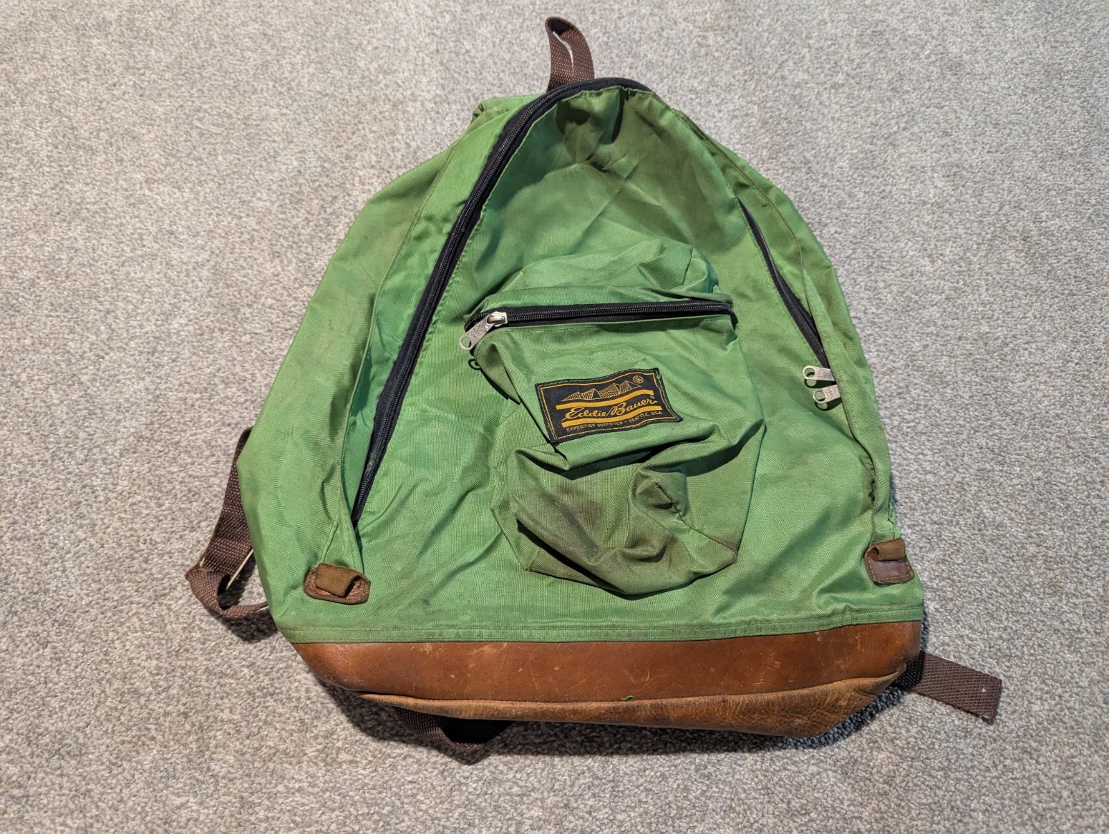Vintage Eddie Bauer Backpack Green Leather Bottom 1970s 70s Bad Smell
