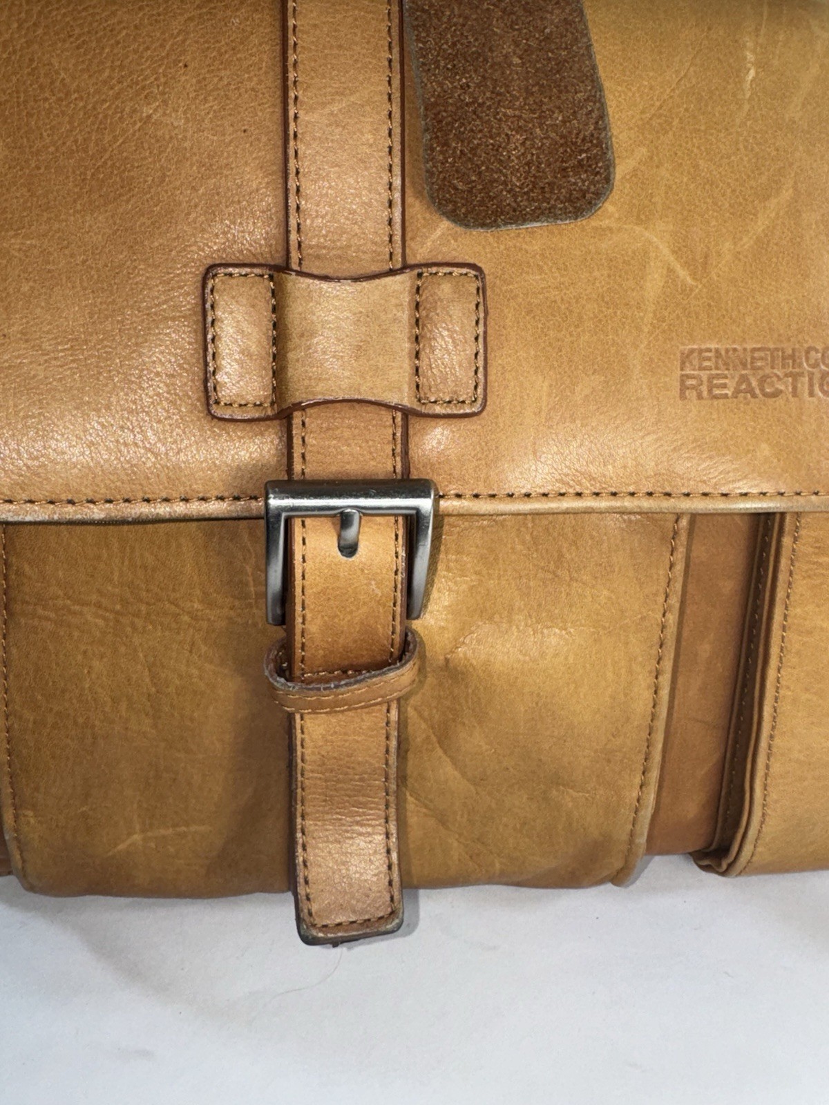 Kenneth Cole Reaction Colombian Leather Messenger Bag Briefcase Portfolio Cognac