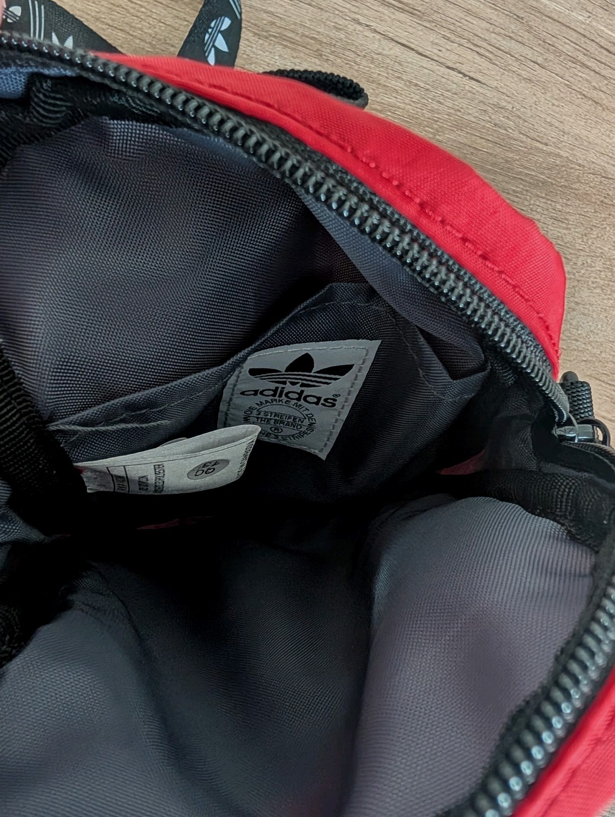 adidas Originals Dri Festival Crossbody Bag, Red/Black, Unisex, One Size