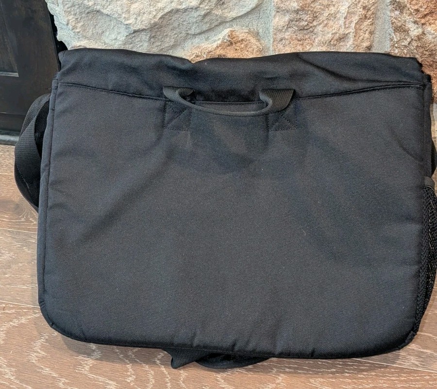 EDDIE BAUER Messenger Laptop Shoulder Bag Black & Maroon Nylon 13″x20″